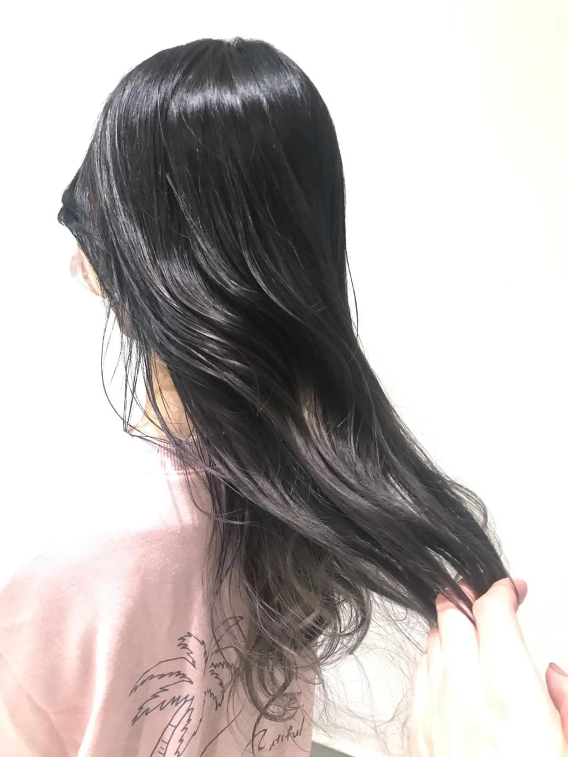 ロング アッシュ アッシュグレー 下條 真のヘアスタイル