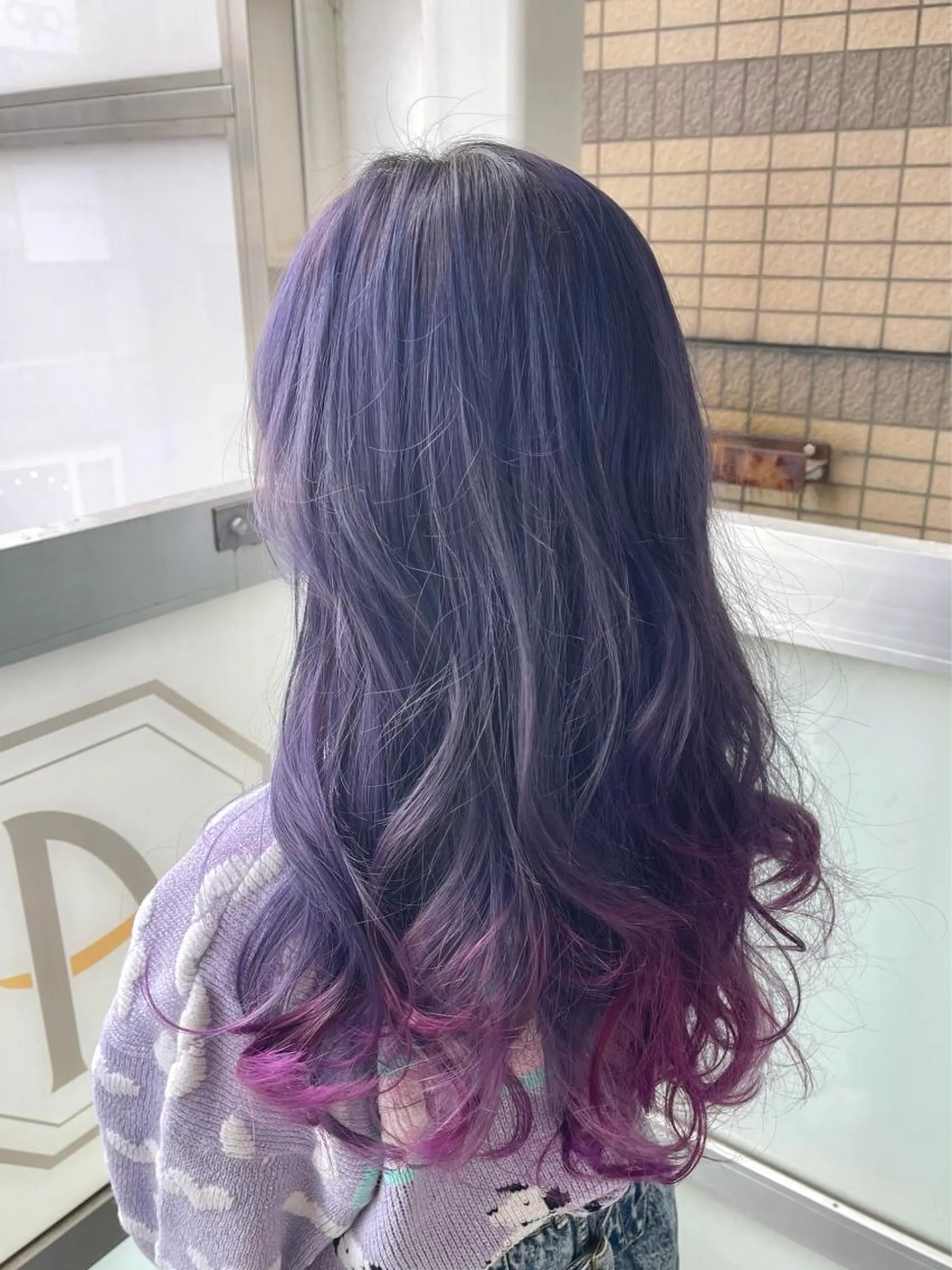 ロング カラー 岩谷/ブリーチ 🪽透明感カラーのヘアスタイル
