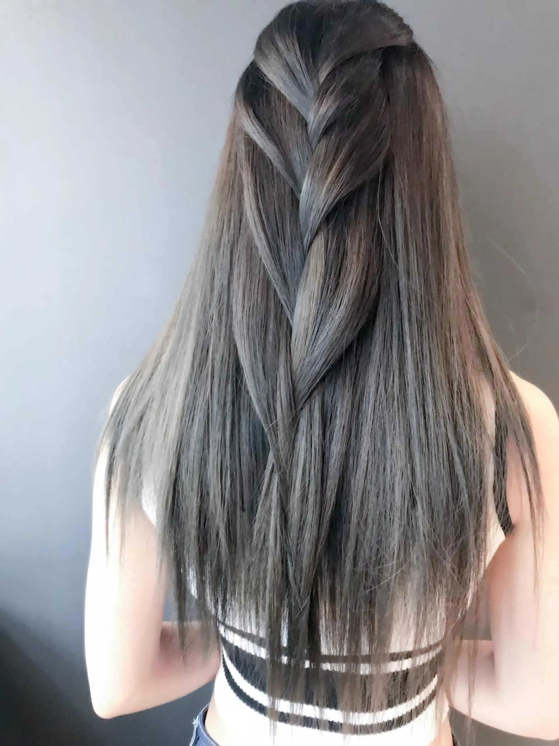 ロング カラー ブリーチ ヘアカラー BOX mico.のヘアスタイル