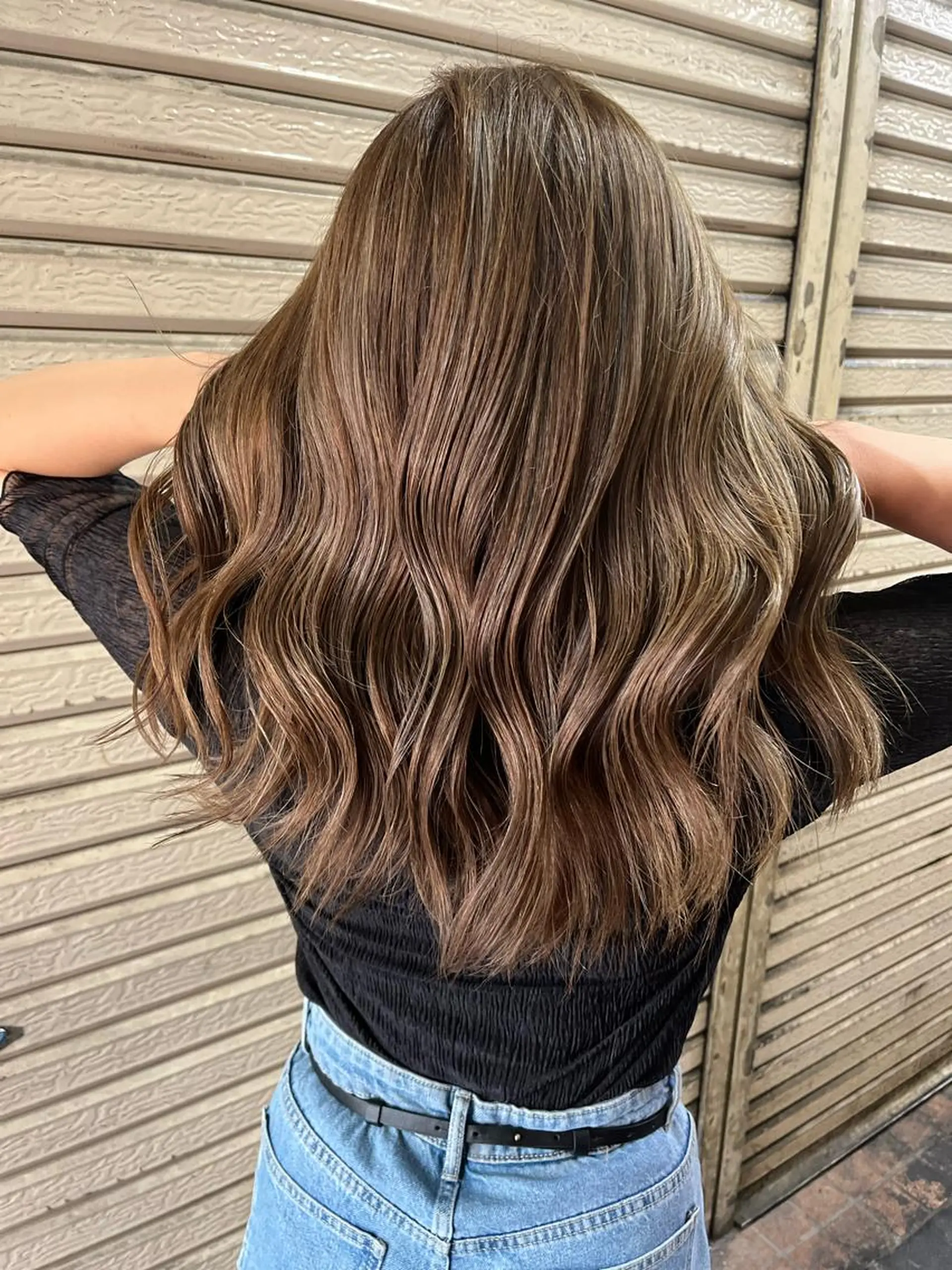 セミロング カラー ハイライト 透明感カラー松本のヘアスタイル
