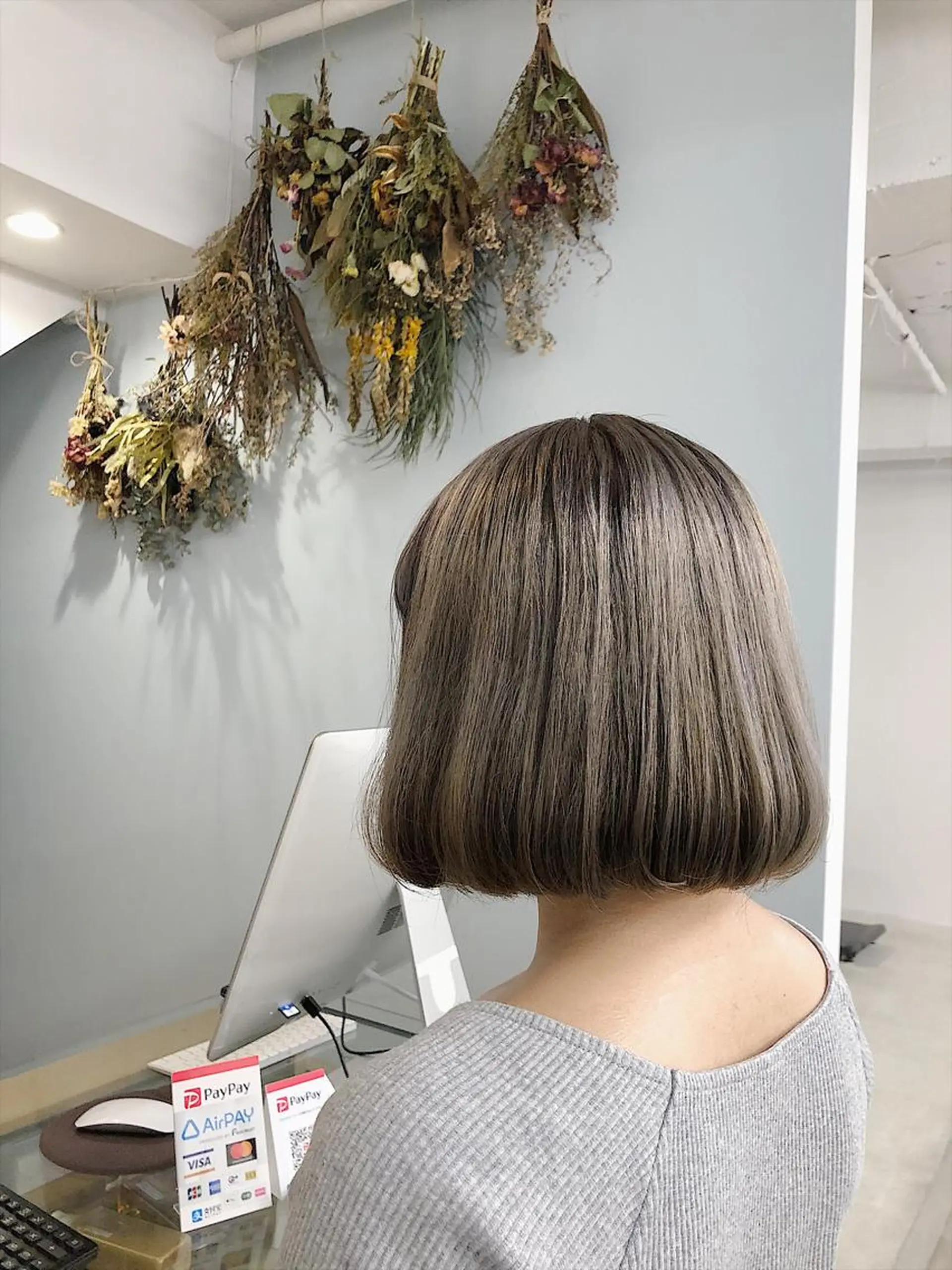ショート カラー ヘアアレンジ Flamme Annaのヘアスタイル