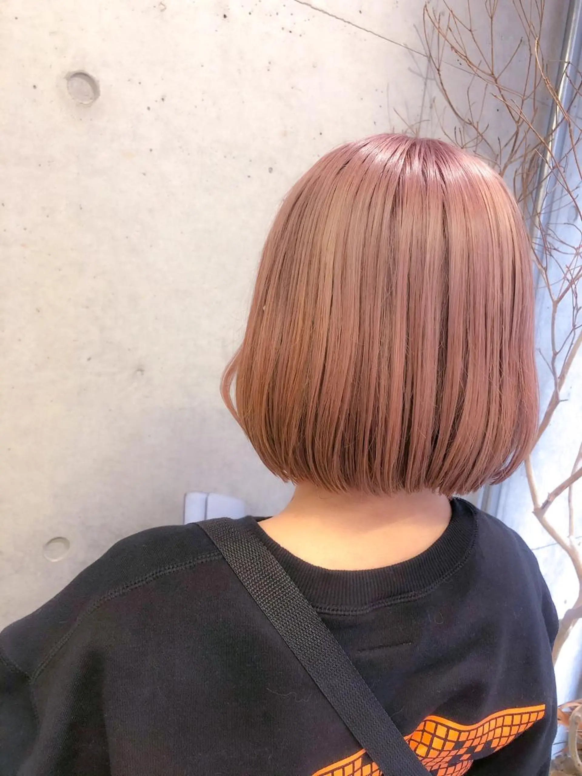 ショート カラー ヘアアレンジ ベージュカラー ブリーチ ピンクカラー ピンクベージュ rii-🩰 トレンドメイクのヘアスタイル