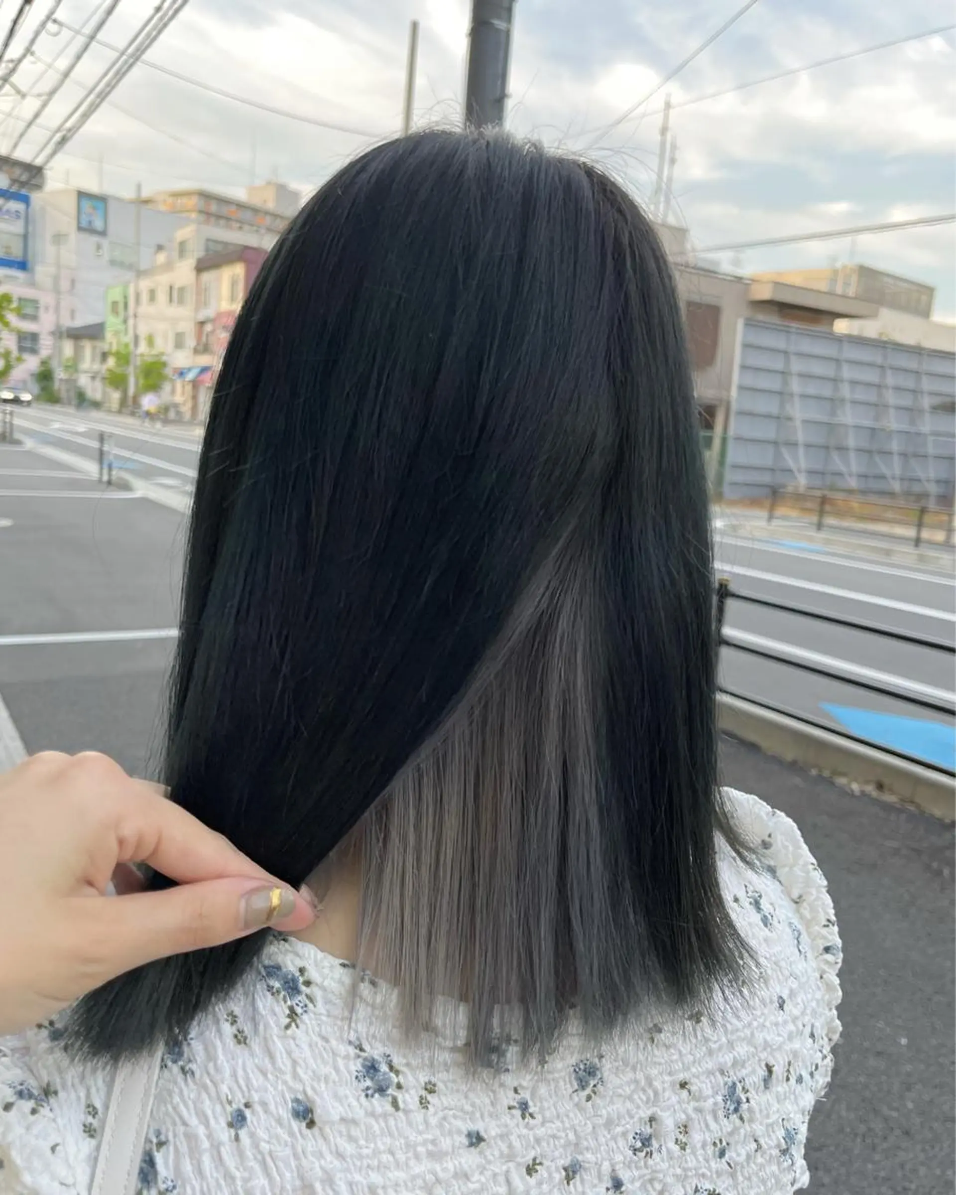 ミディアム カラー インナー×縮毛矯正 ピンクカラー澤井里菜のヘアスタイル