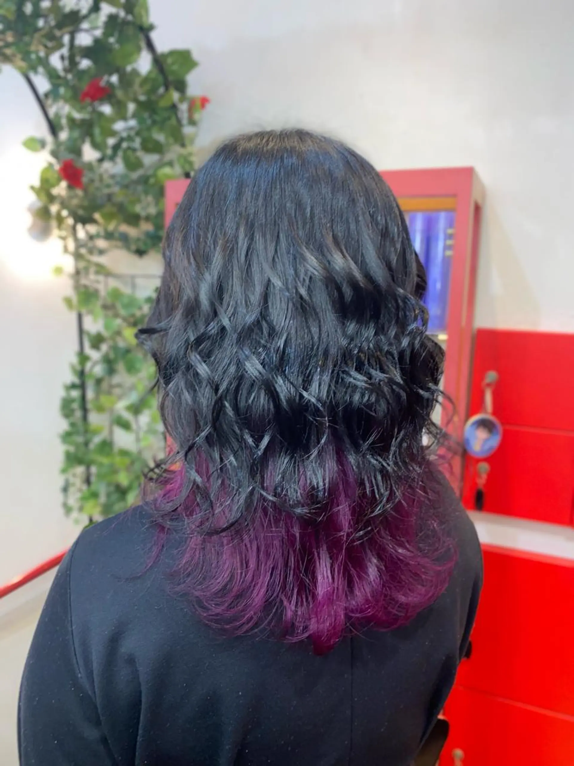 セミロング パープルカラー レイヤーカット ヘアカラー ゆぴ☾‪/推しカラー /ハイトーンのヘアスタイル