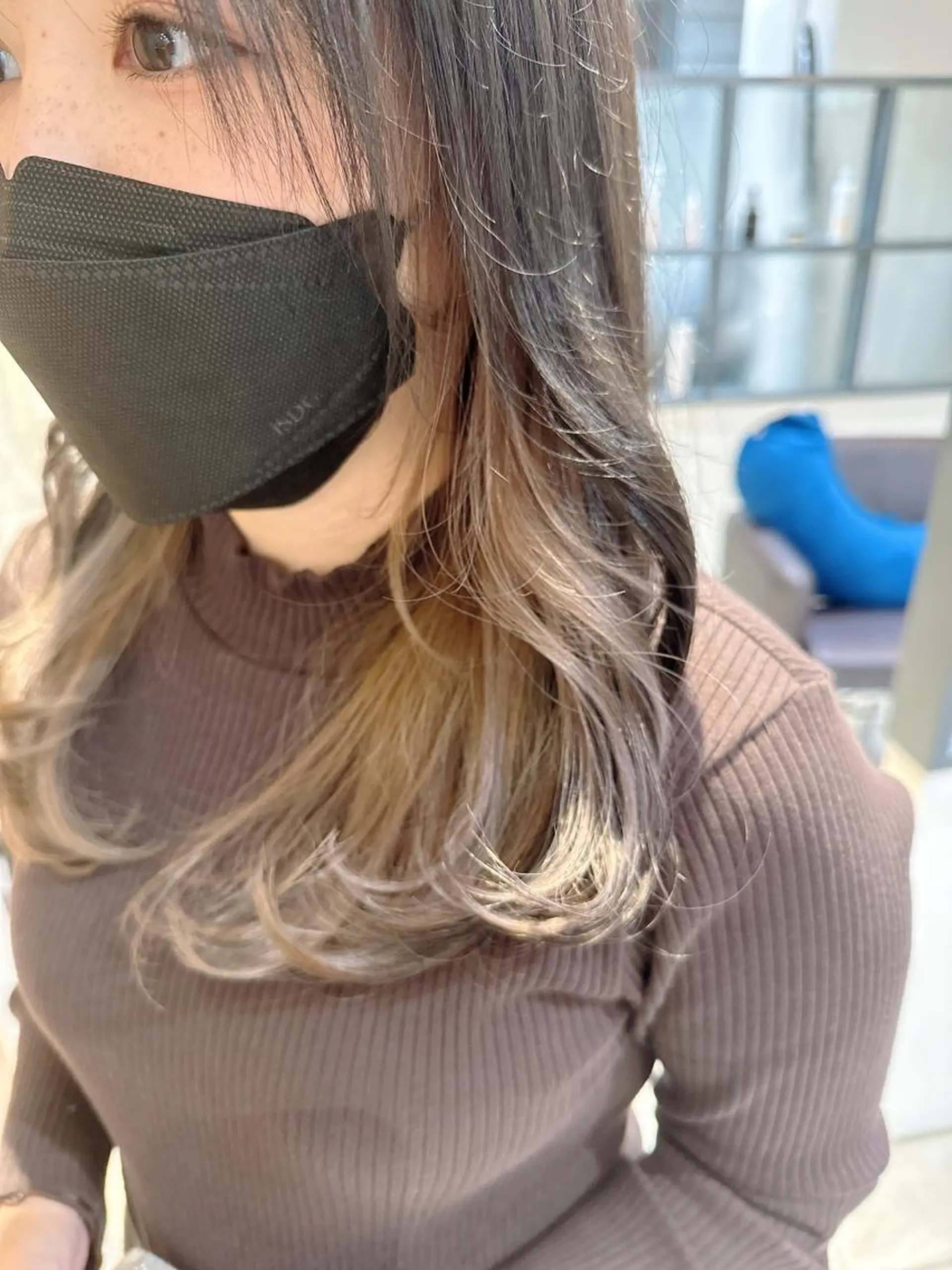 ミディアム カラー ブリーチ ケアブリーチ ダブルカラー イヤリングカラー ハイライトカラー 宮澤  タケル ミディアムヘアのヘアスタイル