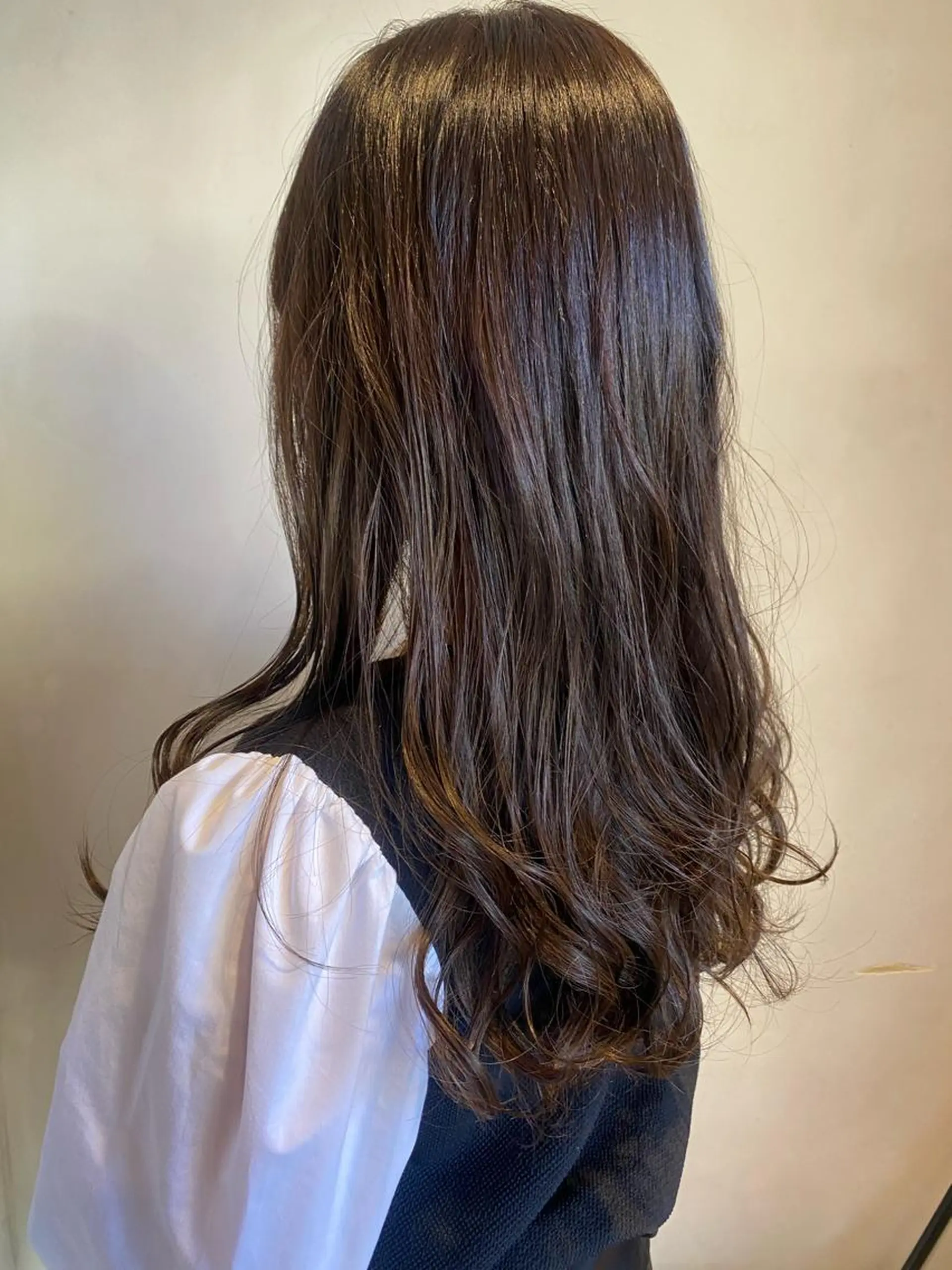 ロング カラー グレージュ オリーブグレージュ オリーブグレー カット ヘアカラー トリートメント 🦋店長🦋 ほんさわ みずきのヘアスタイル