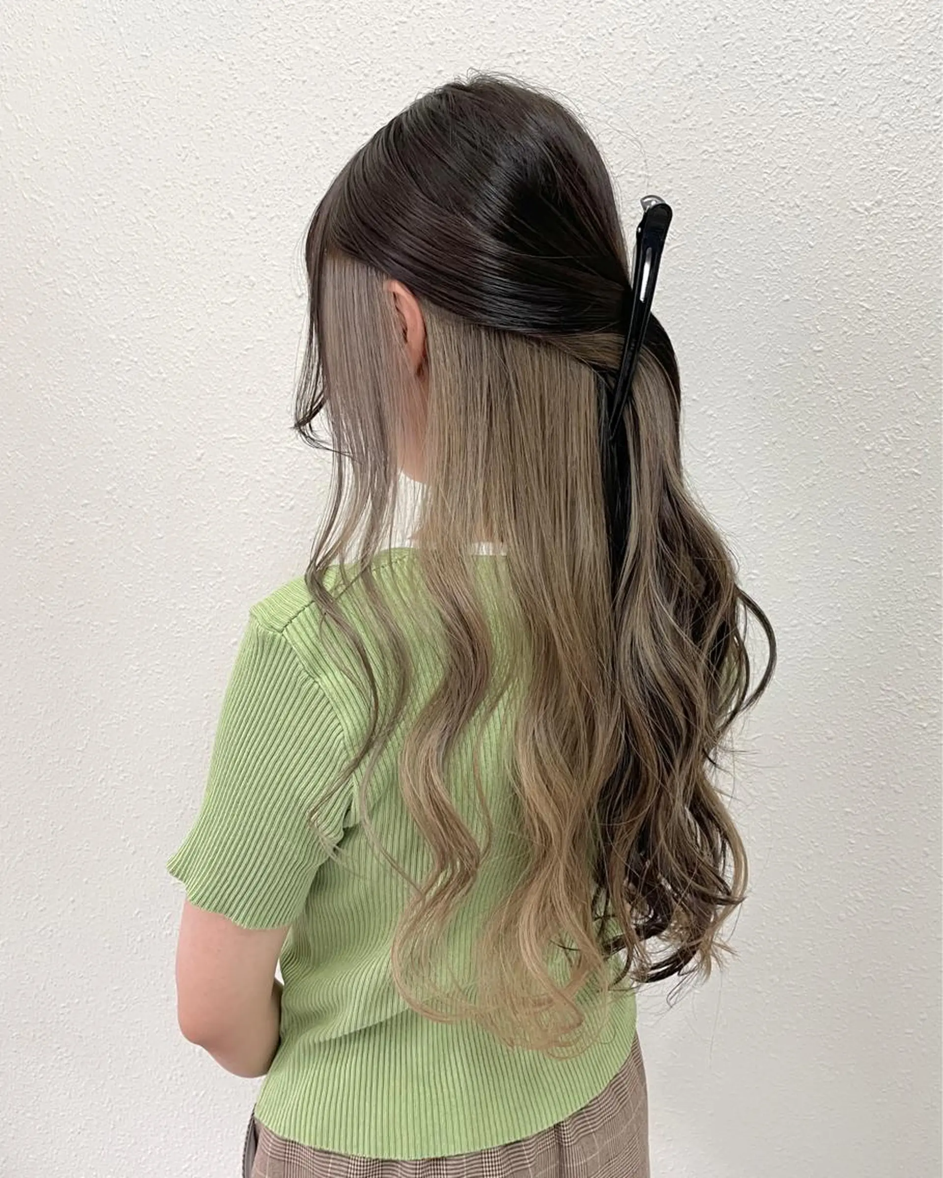 ロング カラー アッシュ アッシュグレー アッシュグレージュ バレイヤージュ ベージュカラー ヘアカラー グレージュ💎 神戸孝哉のヘアスタイル