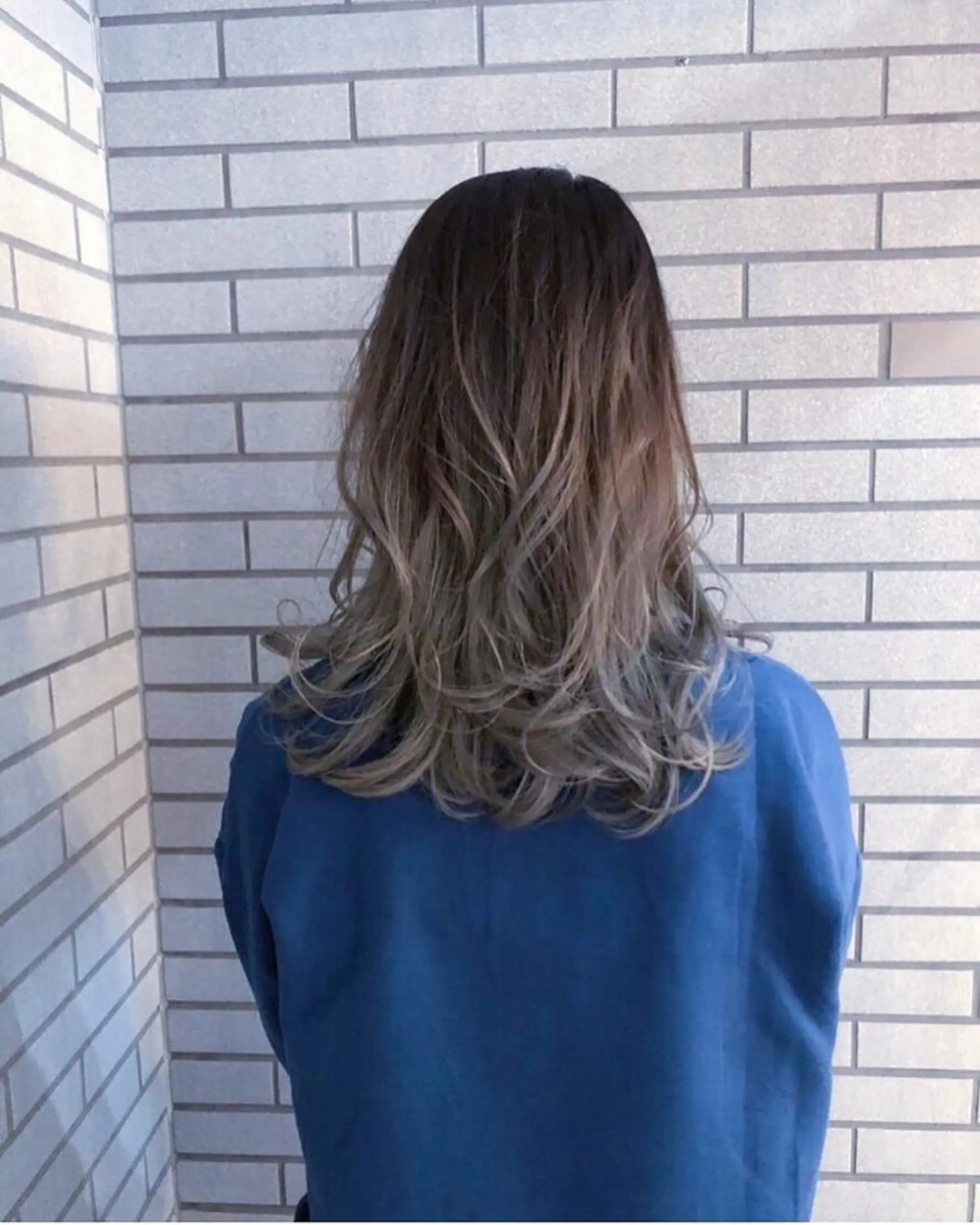 ミディアム カラー アディクシーカラー バレイヤージュ ブリーチ ダブルカラー グラデーションカラー 中村 よしひでのヘアスタイル