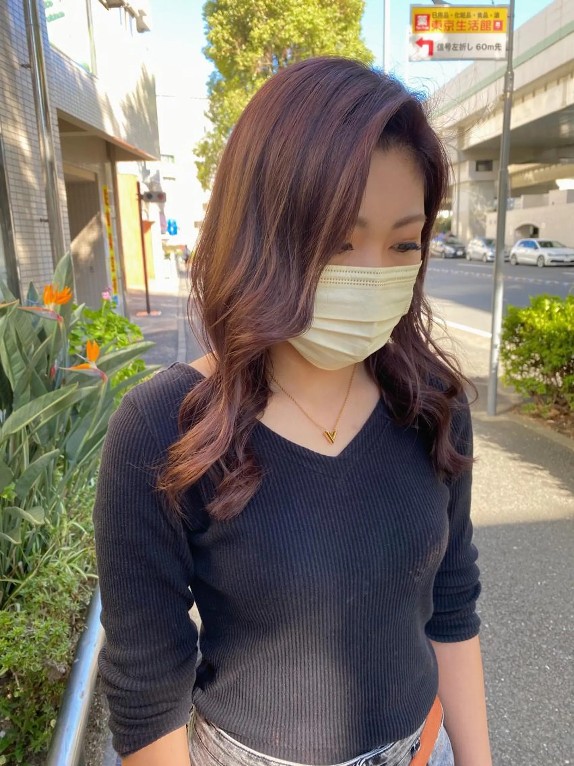 セミロング カラー ヘアカラー モモカ/ハイトーン /バレイヤージュのヘアスタイル