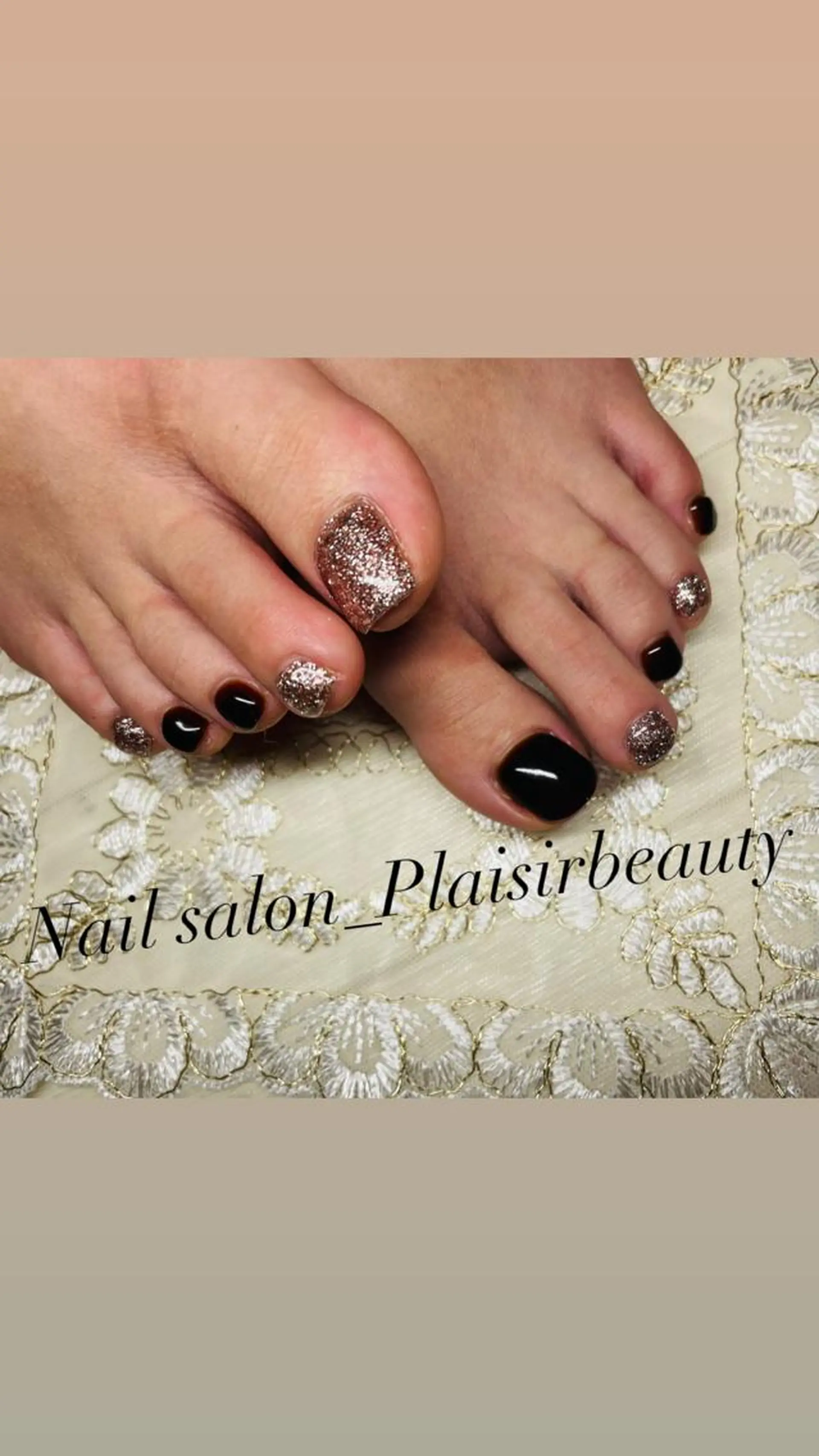 ネイル フットネイル ラメ(グリッター) オフィスネイル ワンカラーネイル シンプルネイル フットネイル Nallsalon Plaisirbeauty所属・Plaisir beautyのネイルデザイン