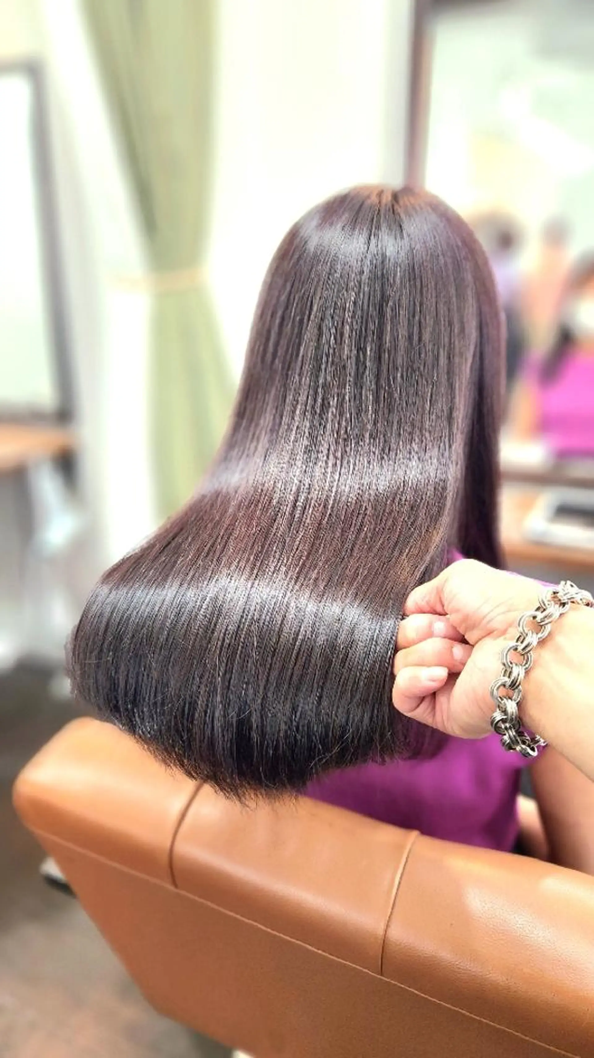 セミロング 髪質改善 縮毛矯正 トリートメント 酸熱トリートメント カット ヘアカラー トリートメント ヒロセ シュウジのヘアスタイル