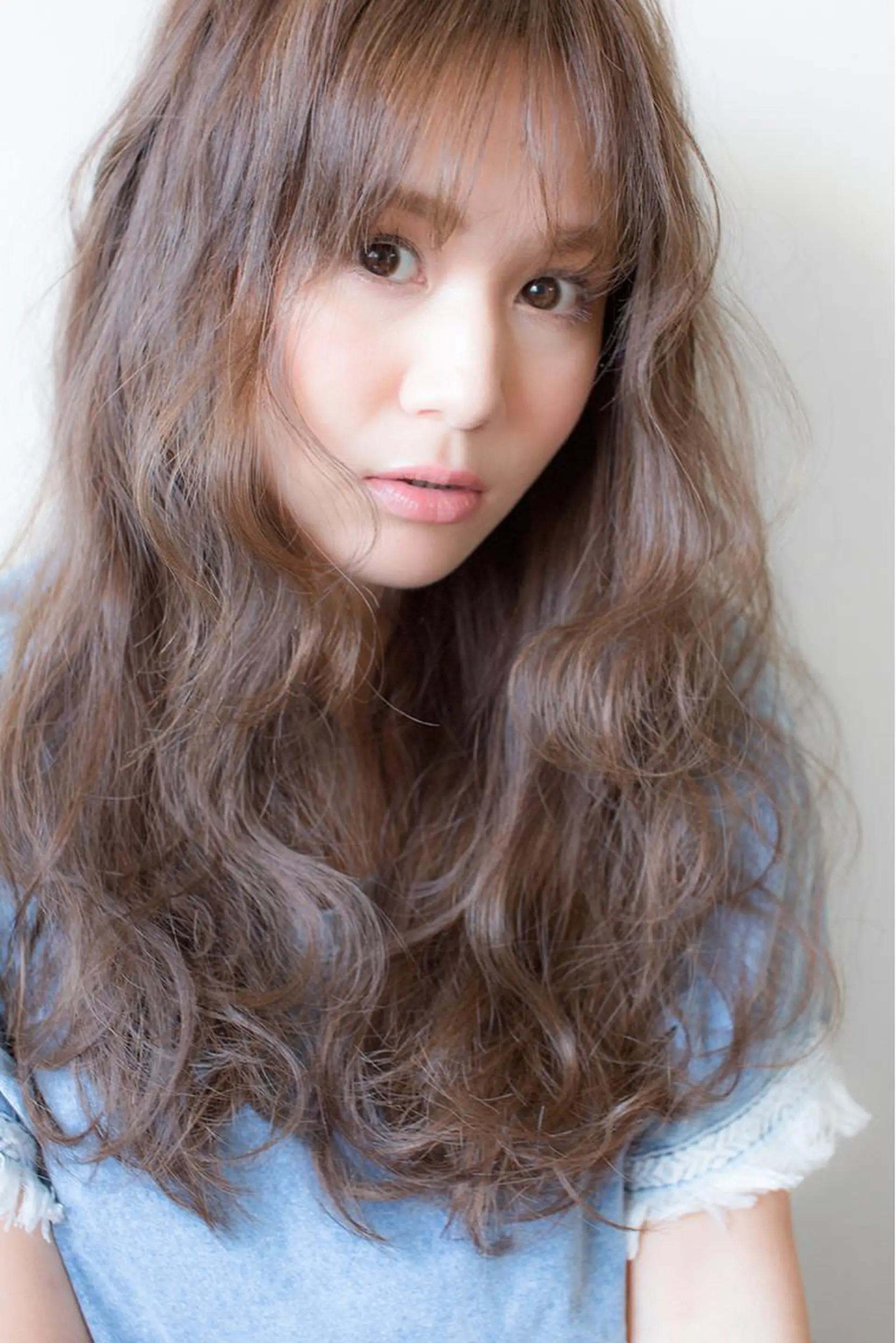 ロング フェザー/波巻き 雫石大夢のヘアスタイル
