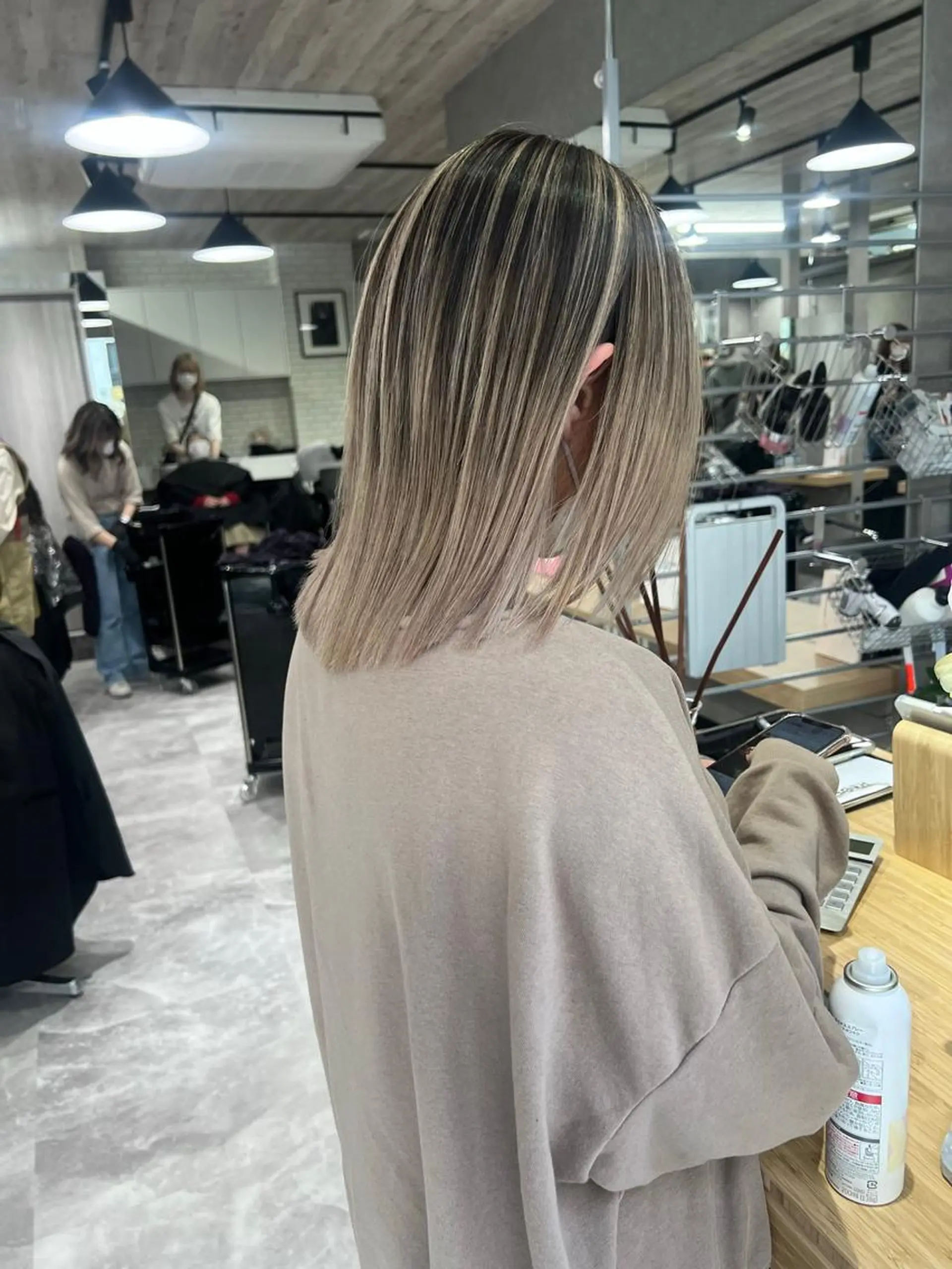 カラー 草島 友樹のヘアスタイル