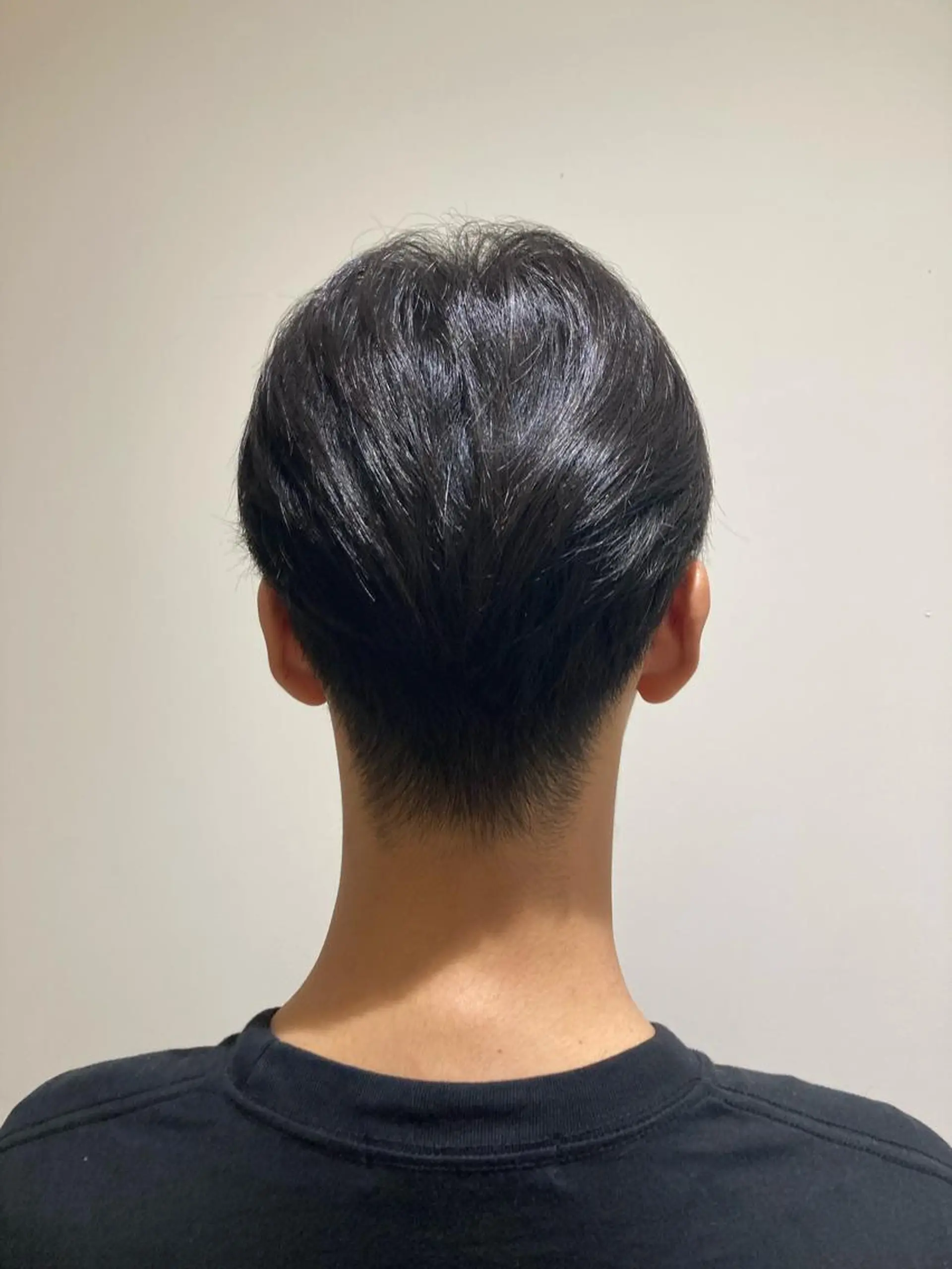 メンズ ツーブロック カット 折本 沙織のヘアスタイル