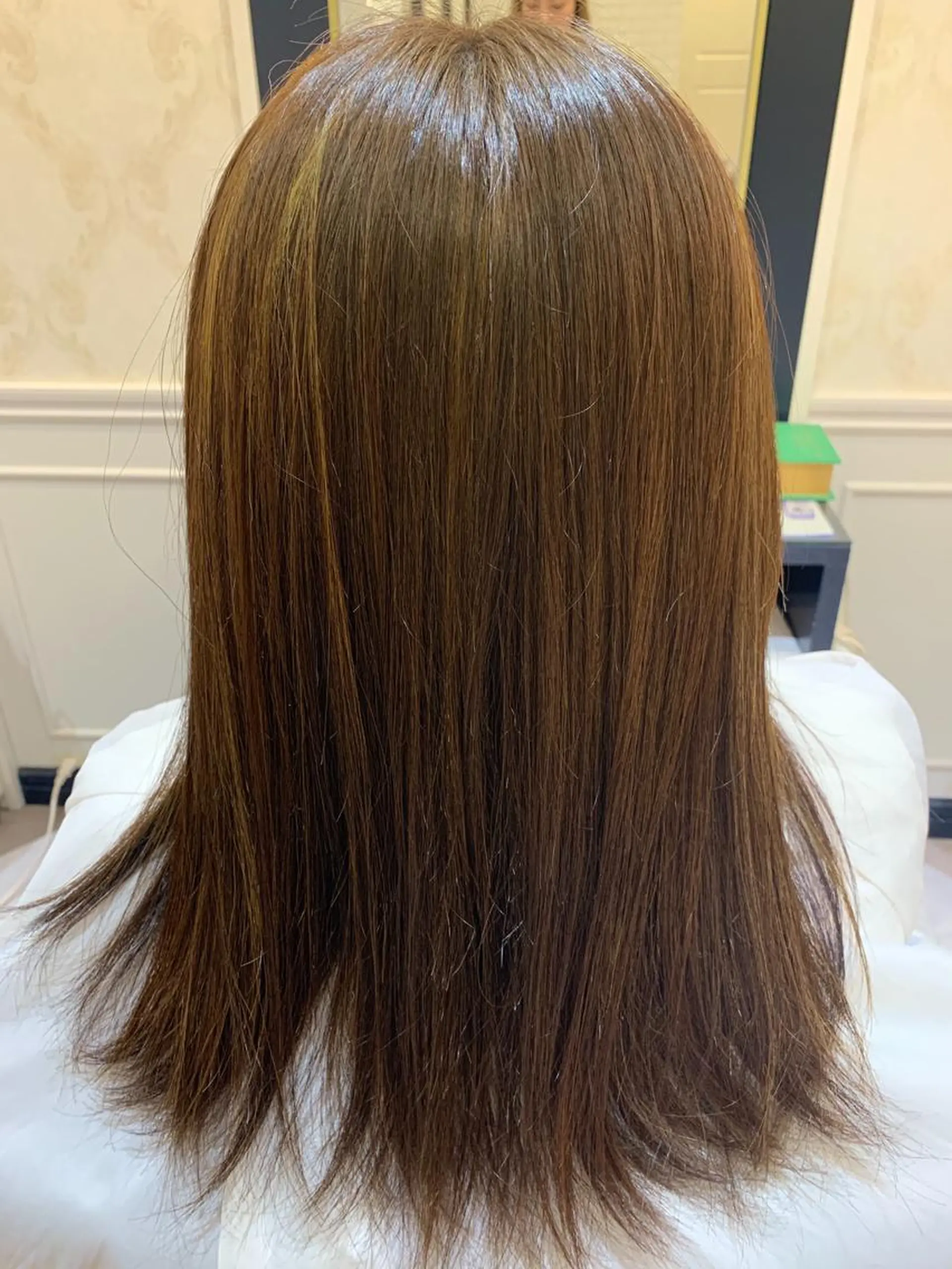 セミロング カラー 粟田 めぐみのヘアスタイル
