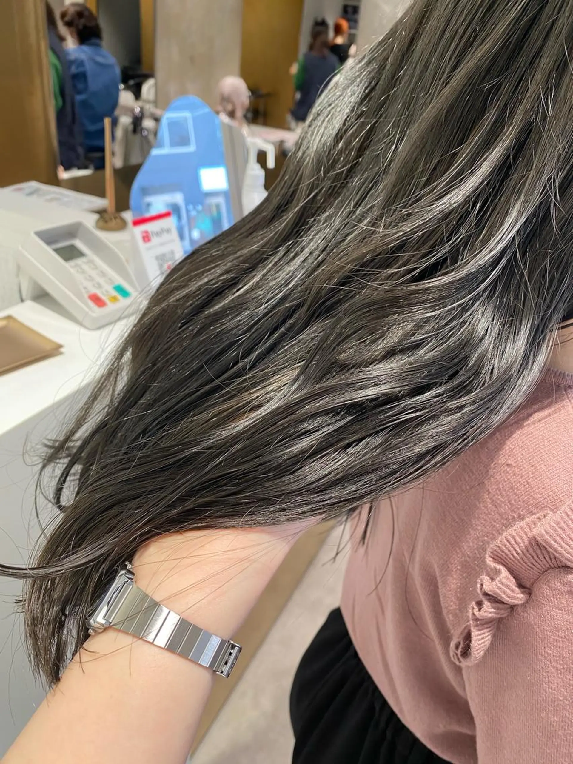 ロング カラー ブリーチ 透明感カラー ブリーチなしカラー トリートメント mina🪐立川駅/ 無料ショートカットのヘアスタイル