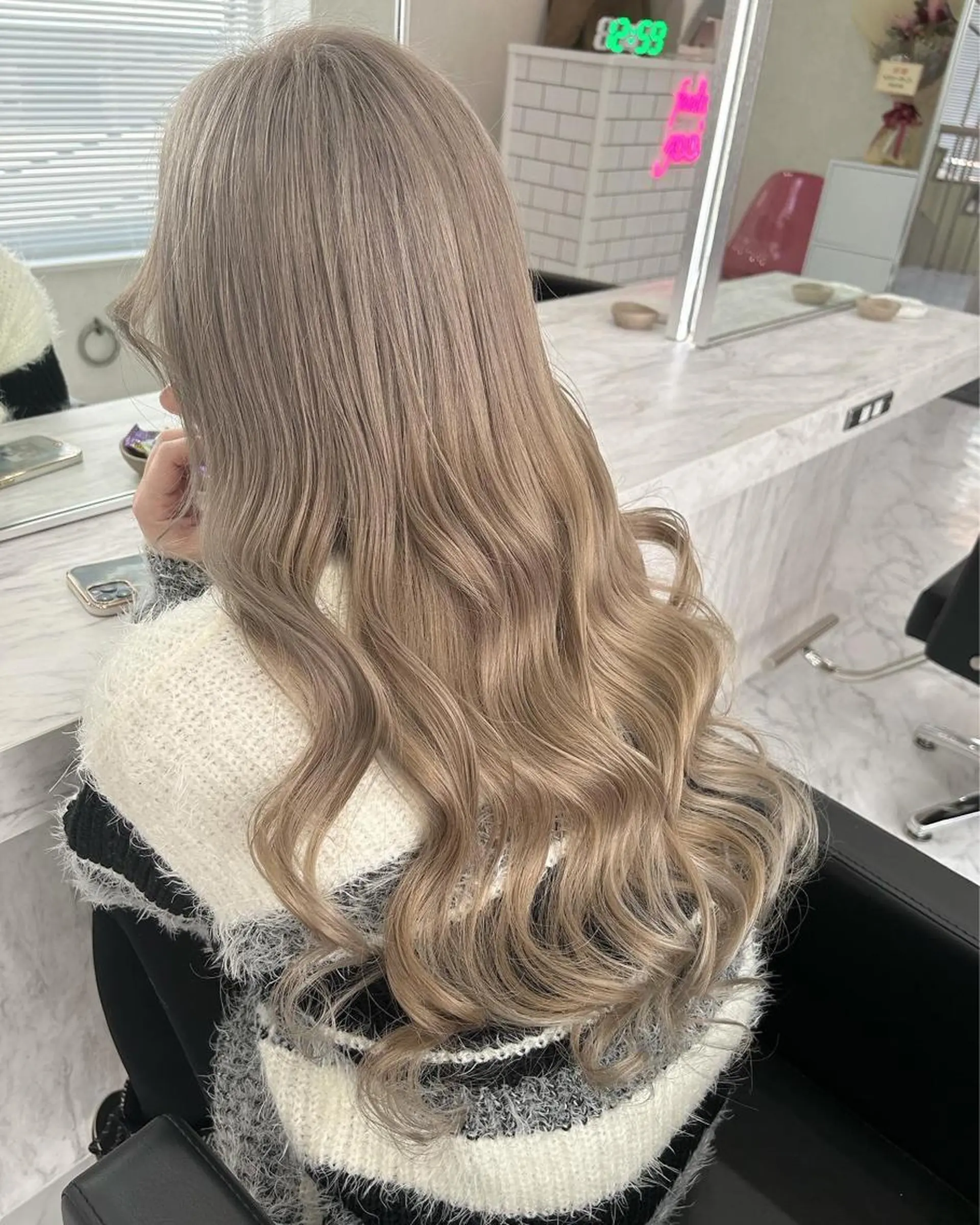 ロング カラー ヘアカラー ハイトーン/韓国風 🤍Nacchi🐈のマツエク・マツパデザイン