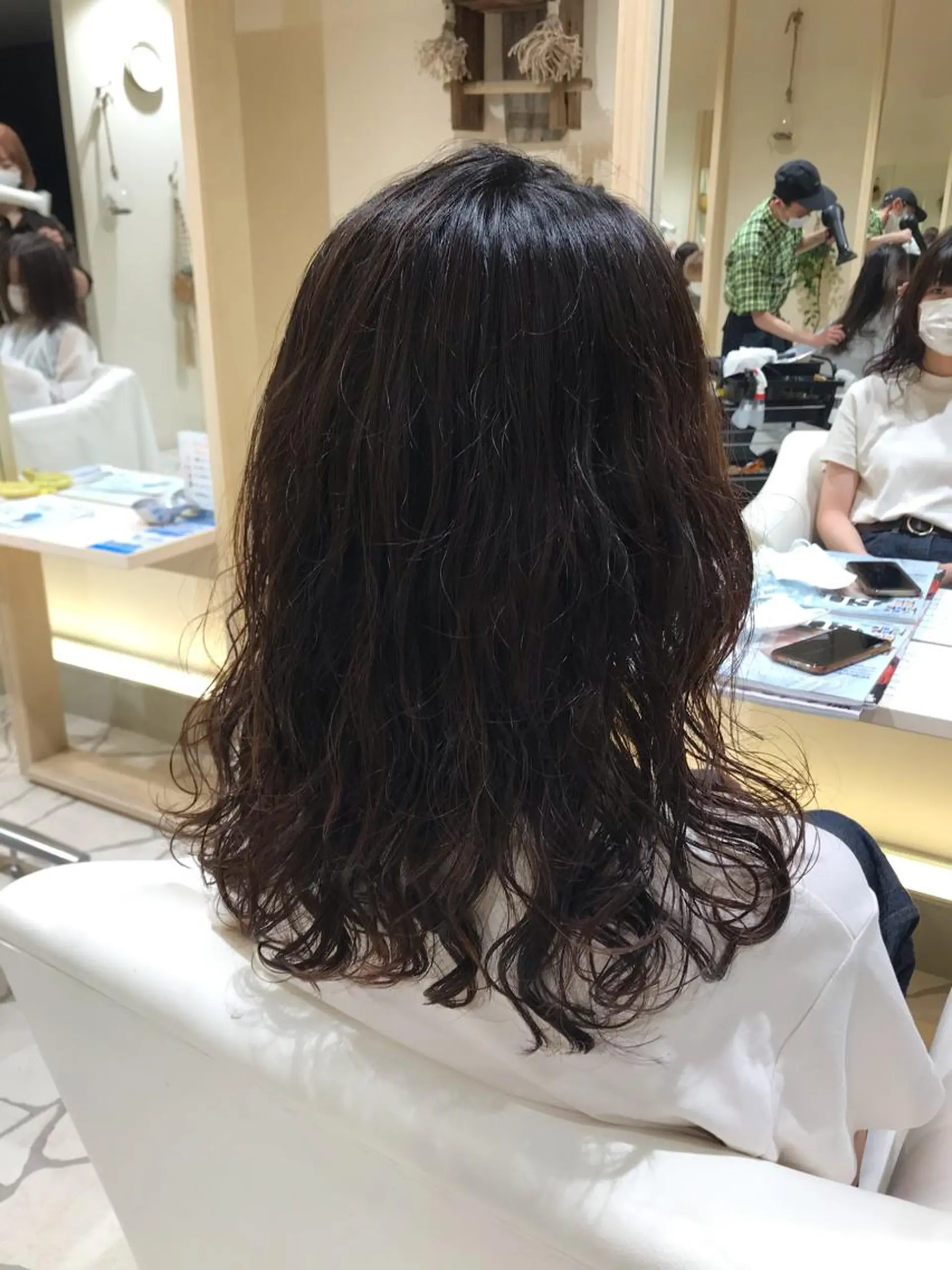 セミロング パーマ 三代 ゆりあのヘアスタイル