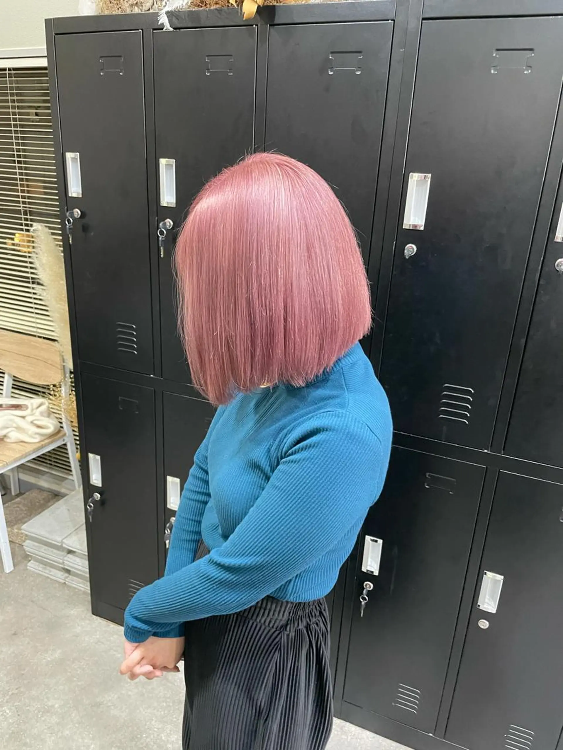 ミディアム カラー パーマ ヘアアレンジ メンズ キッズ ネイル マツエク・マツパ メンズバレイヤージュ メンズブリーチ メンズハイライト メンズインナーカラー メンズ韓国風 切りっぱなしヘアボブ ミディアムヘアRYOのヘアスタイル