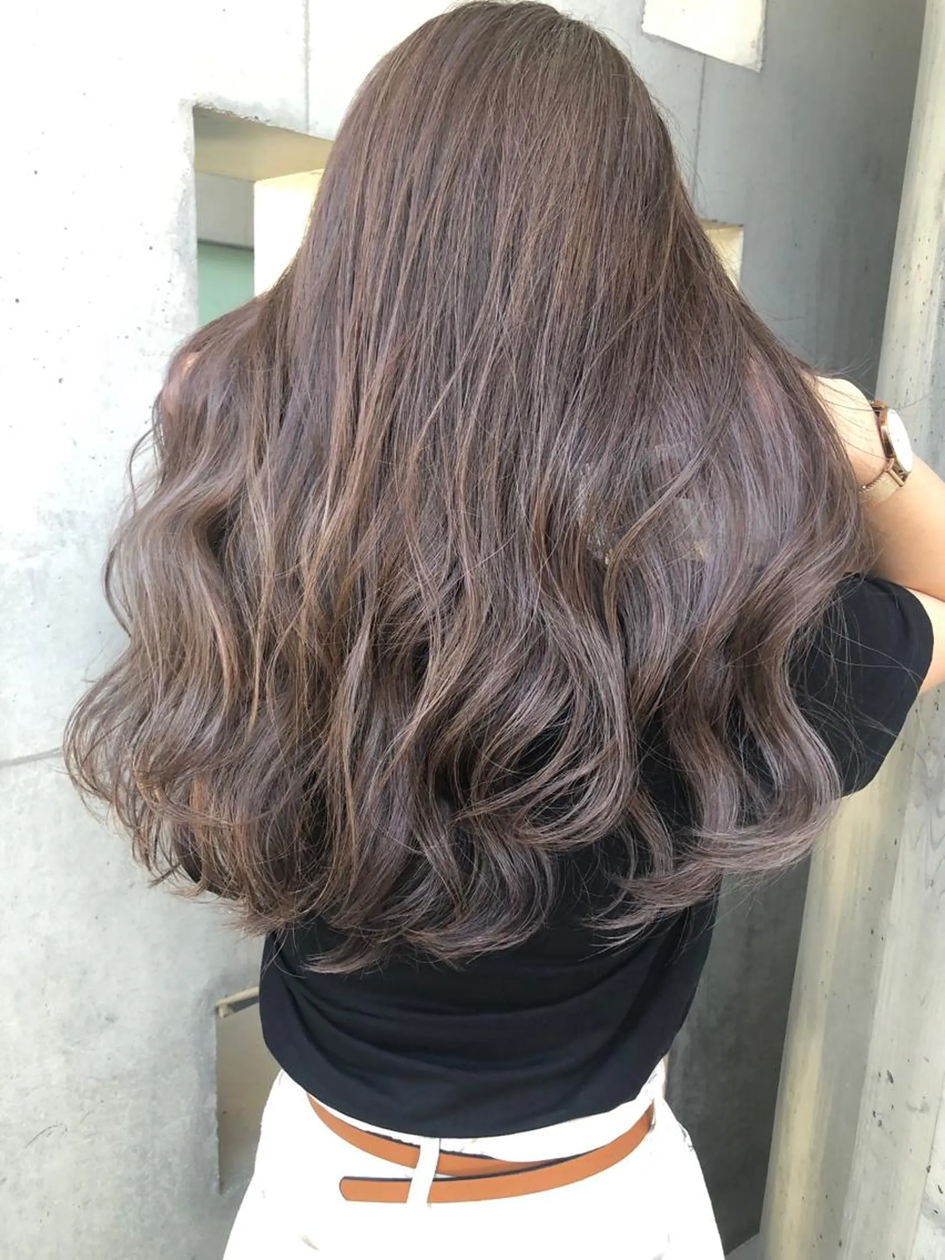ロング カラー グレージュ ハイライトカラー ハイライト 上品な大人レイヤー 🍀渋谷🍀濱口敬太のヘアスタイル