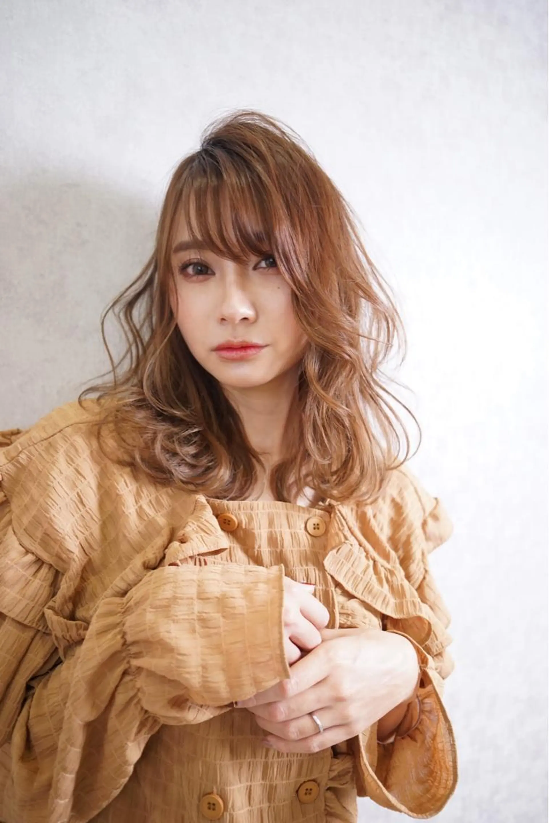 ミディアム ヘアールーム アートのヘアスタイル