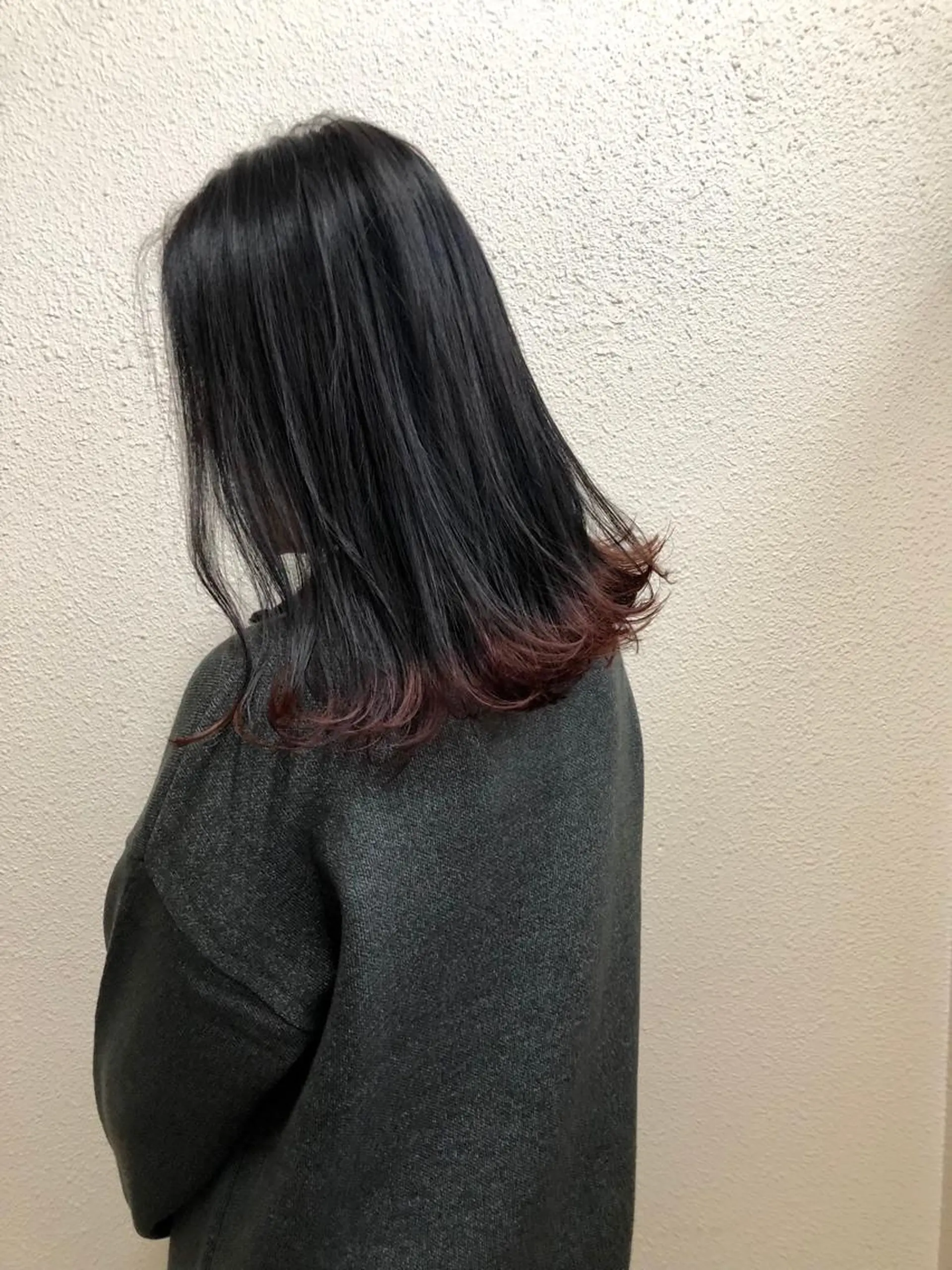 ミディアム カラー ツキノキ ミナのヘアスタイル