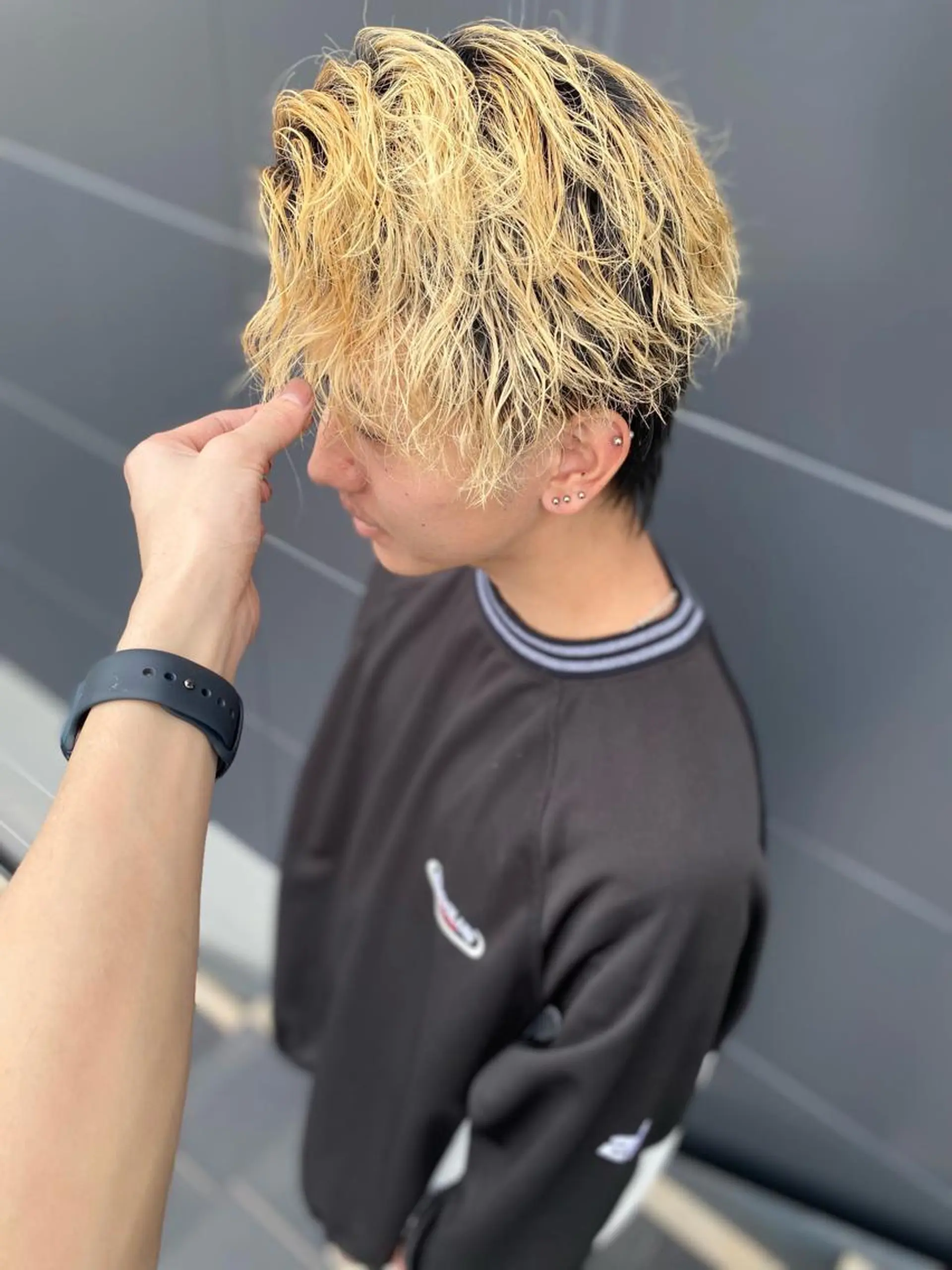 カラー パーマ メンズ メンズハイトーン メンズパーマ ハイトーンカラー スパイラルパーマ カット パーマ 山﨑 大暉【ダブルカラー】のヘアスタイル