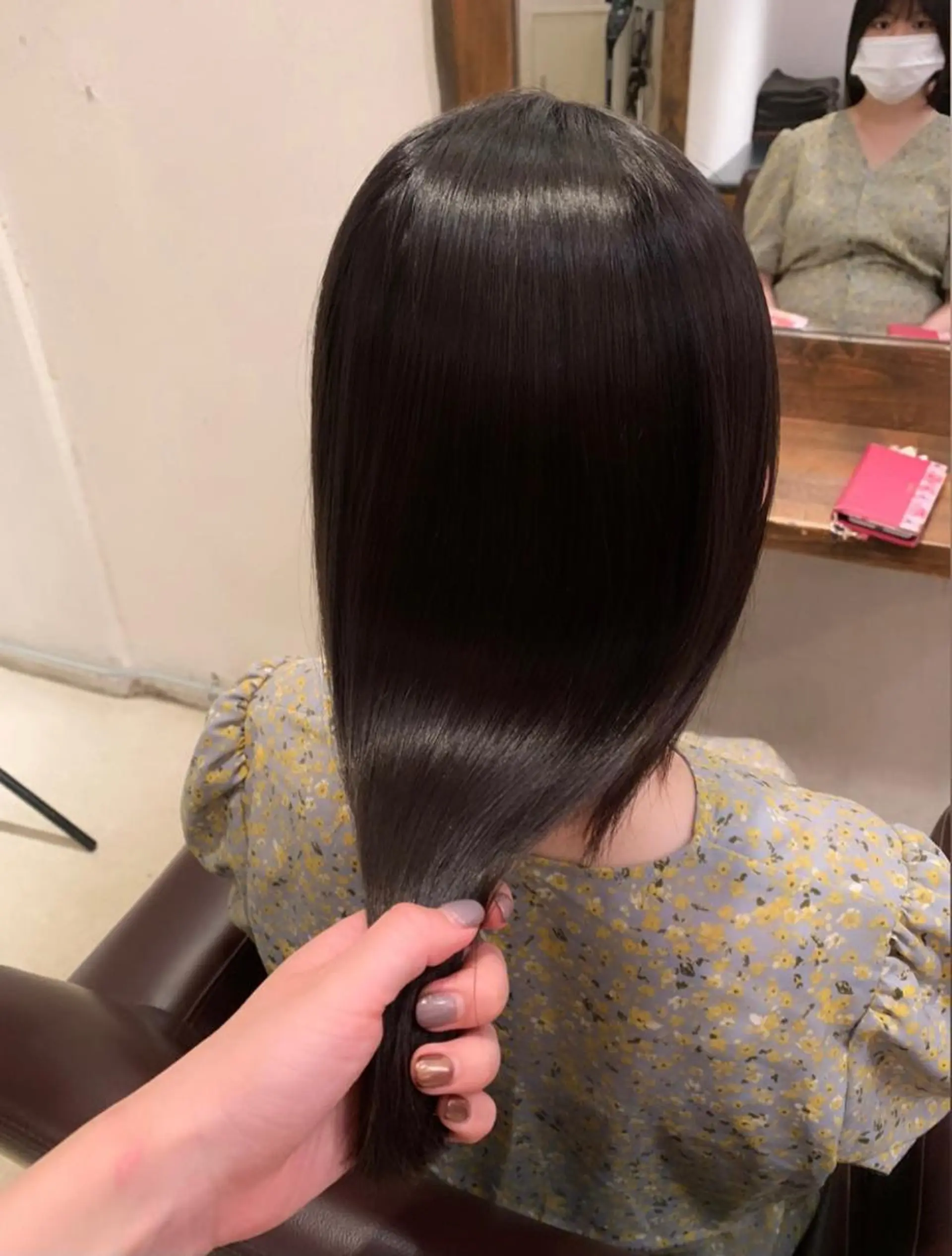 セミロング カラー 透明感/オリーブ/ グレージュ/YUKAのヘアスタイル