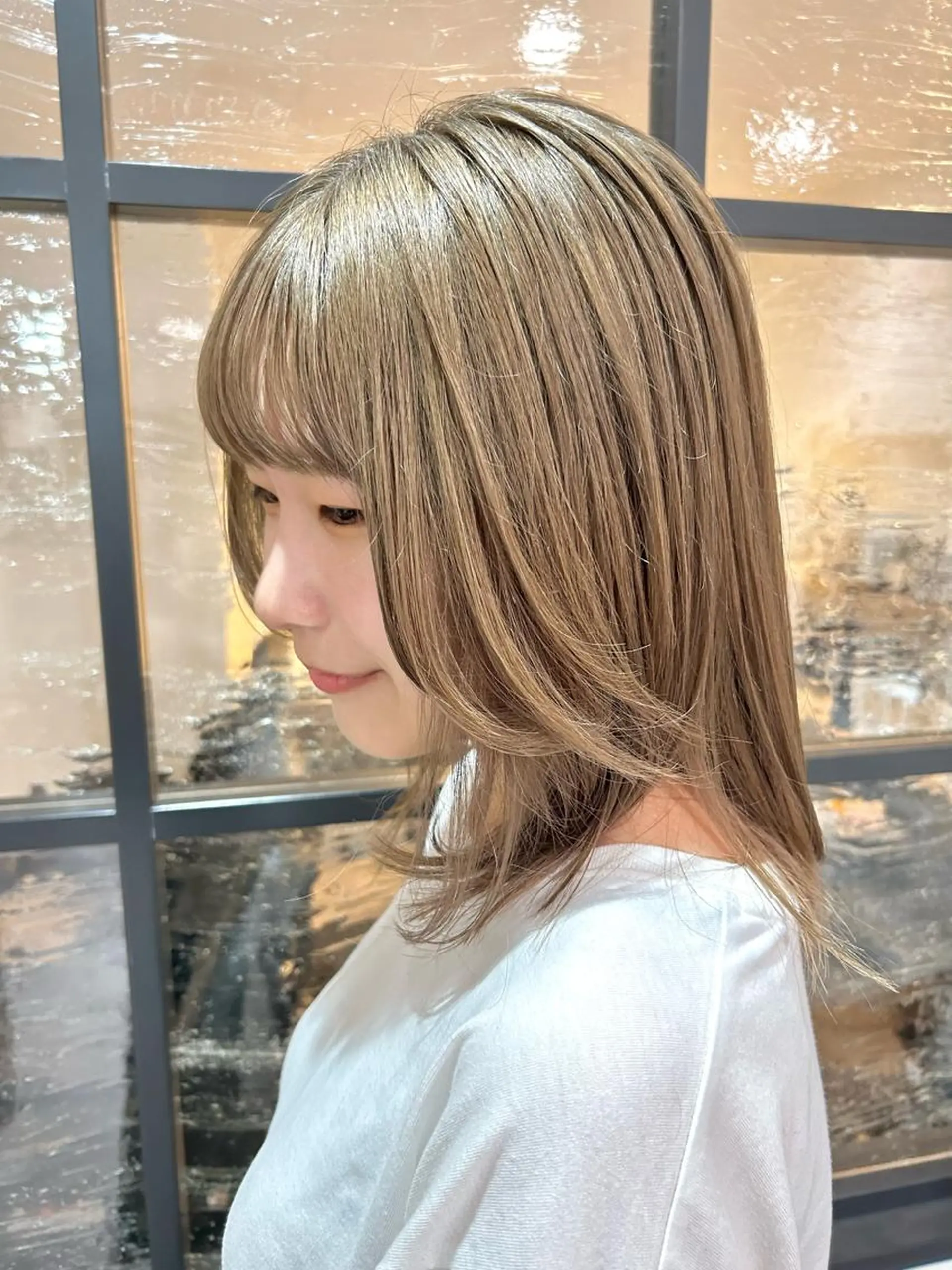 セミロング カラー ヘアカラー 中野 莉早のヘアスタイル