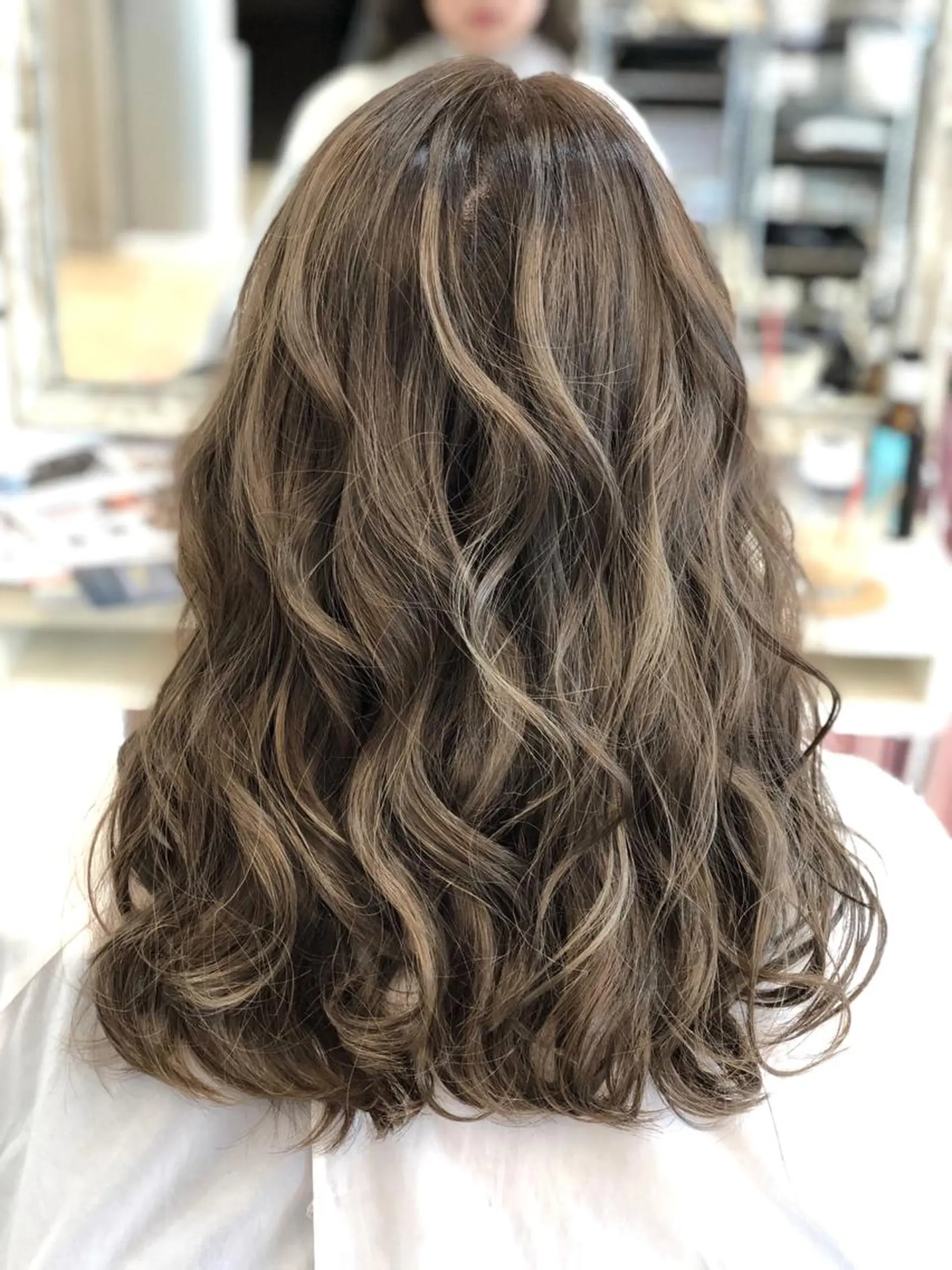 セミロング カラー ハイライトカラー 外国人風カラー ハイライト 海外レイヤー/ 梅田美容室のヘアスタイル