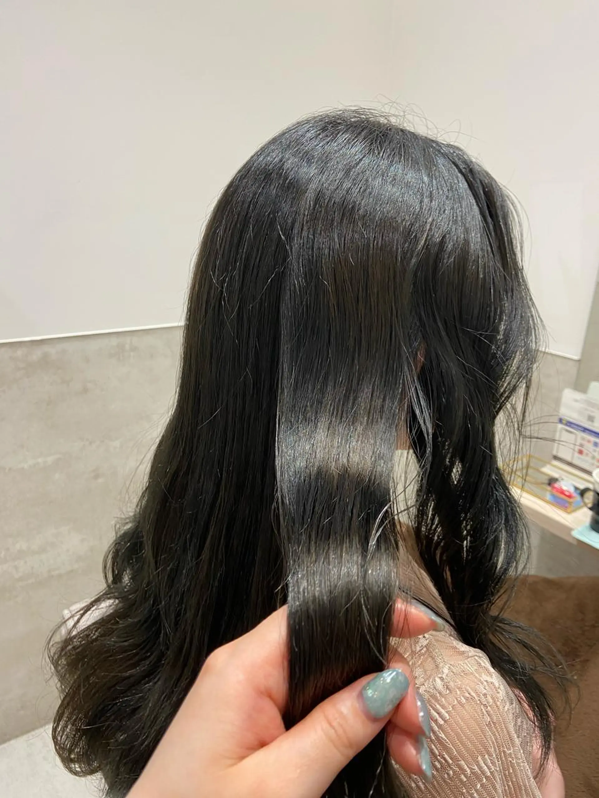 ロング カラー しみず さきのヘアスタイル