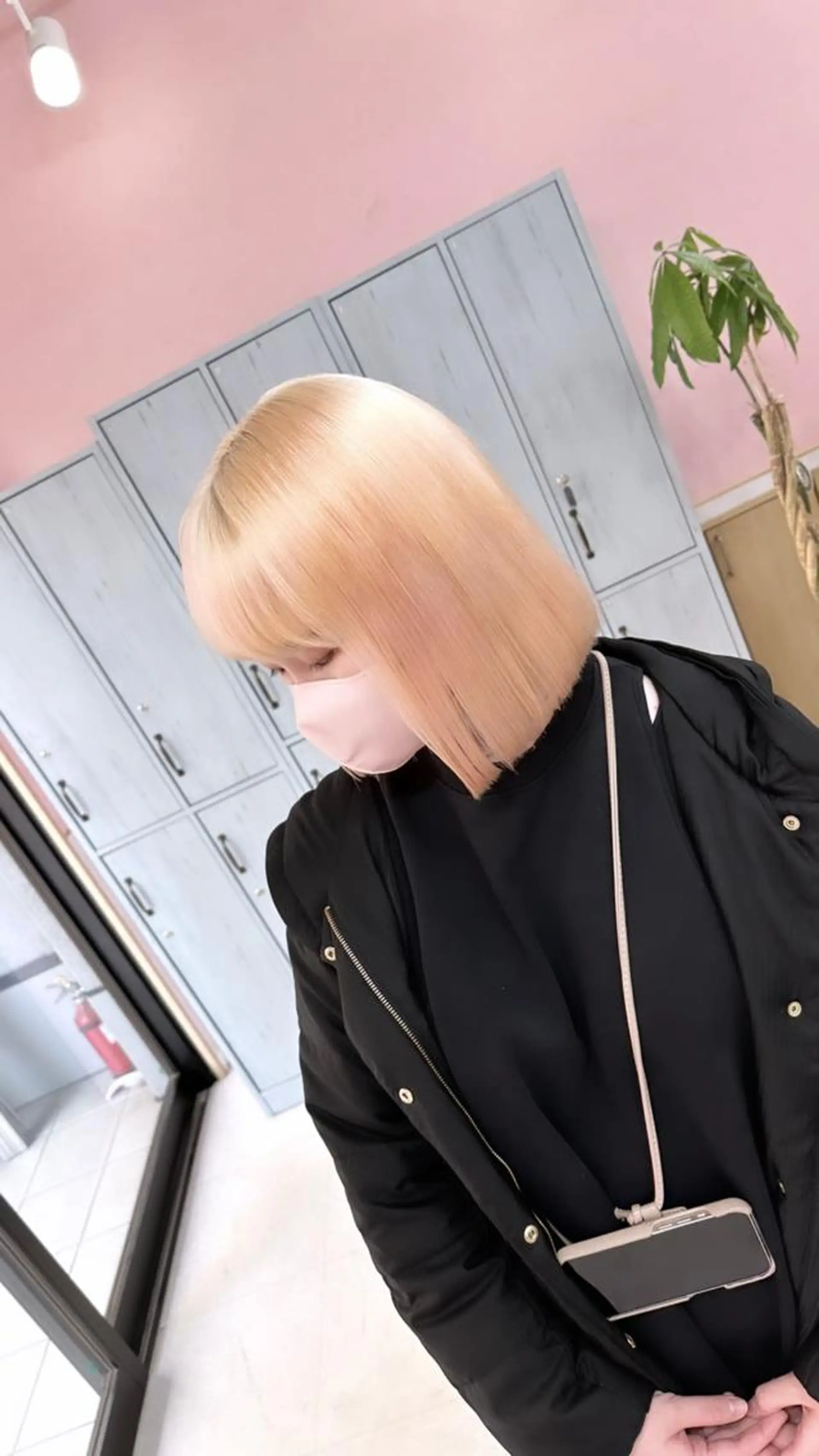 セミロング カラー ブリーチ✖️レイヤー MANATO🎨🌈のヘアスタイル