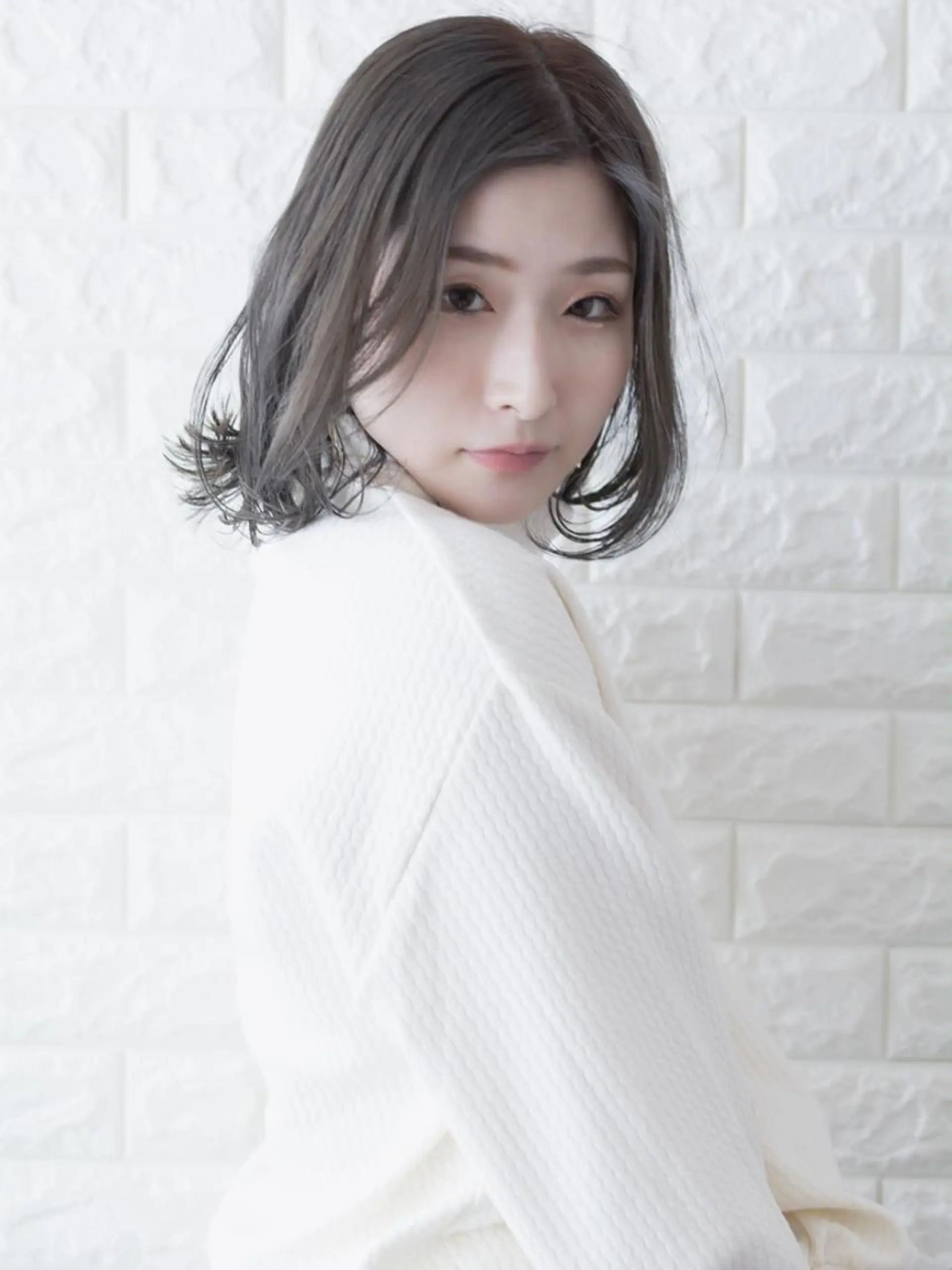 ミディアム カラー 切りっぱなしボブ ショートボブ ベージュカラー ブルーカラー ブルージュ カット ヘアカラー トリートメント 斉藤 正敏のその他イメージ