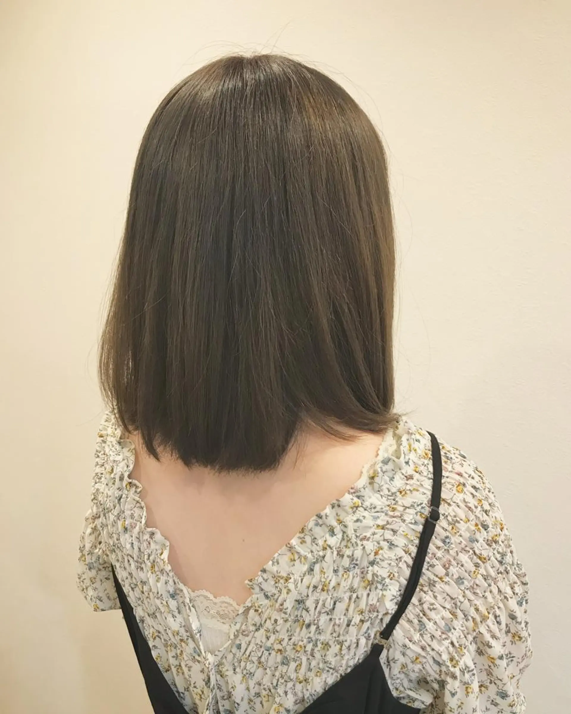 ショート カラー グレージュ エイトウメダ 店長　稲尾友則のヘアスタイル