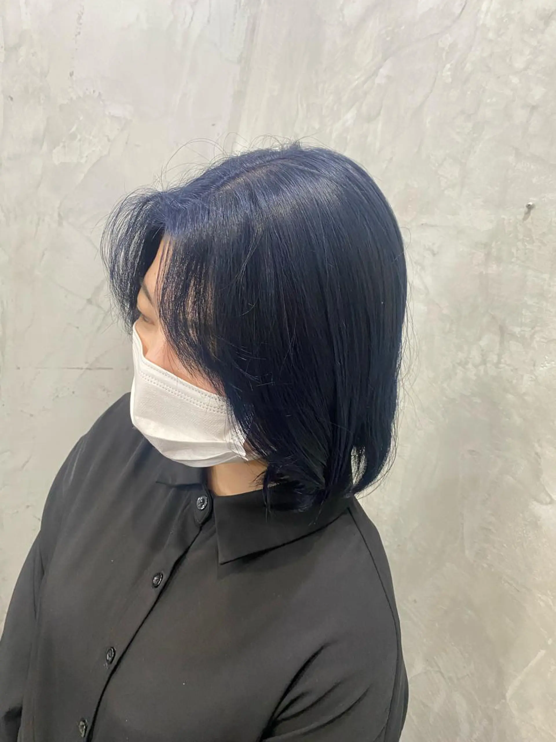 ショート カラー ブルーカラー ヘアカラー トリートメント 佐伯 鼓乃美のヘアスタイル