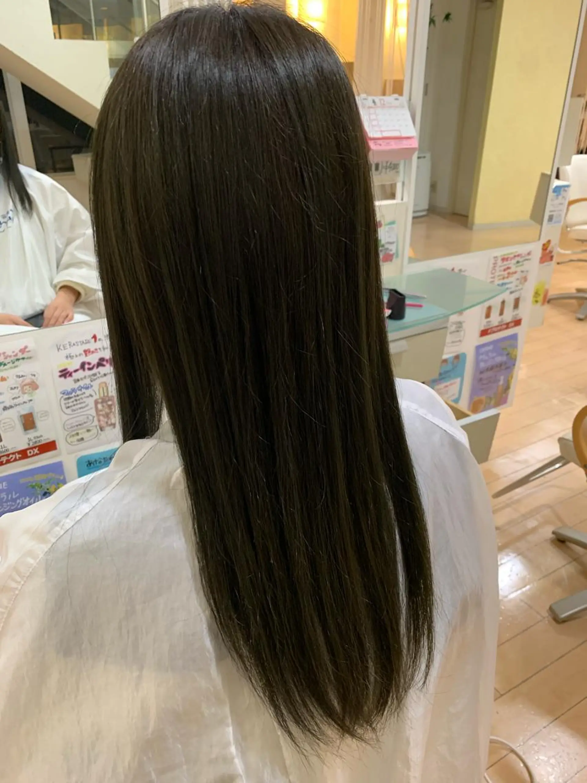 ロング カラー 透明感カラー オレンジ ヘアカラー 吉川 茉由子のマツエク・マツパデザイン