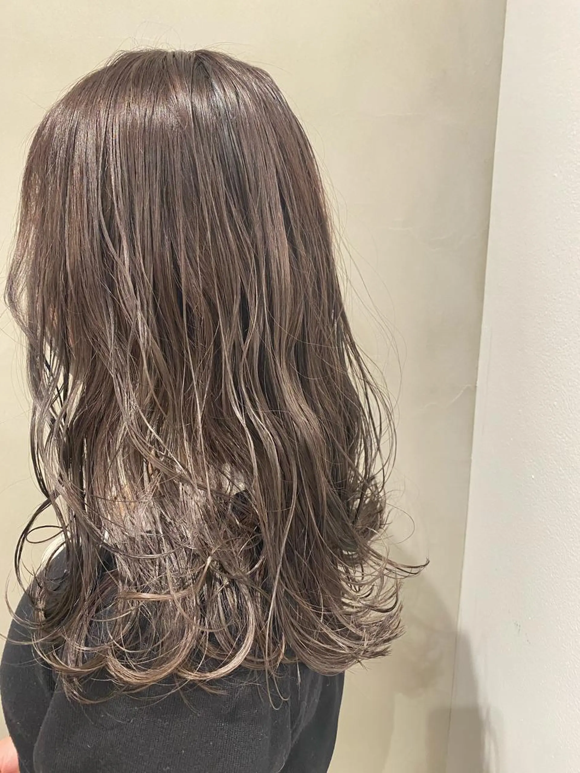 セミロング カラー nishido ハイライト/パーマのヘアスタイル