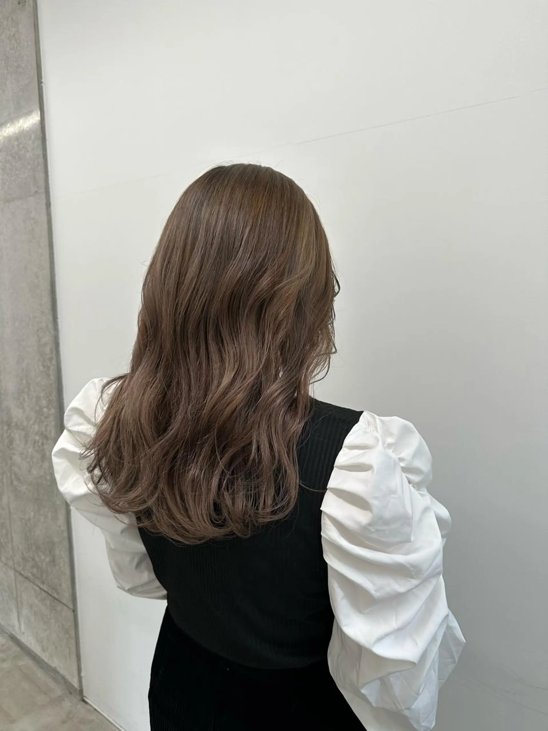 セミロング カラー yuika .のヘアスタイル