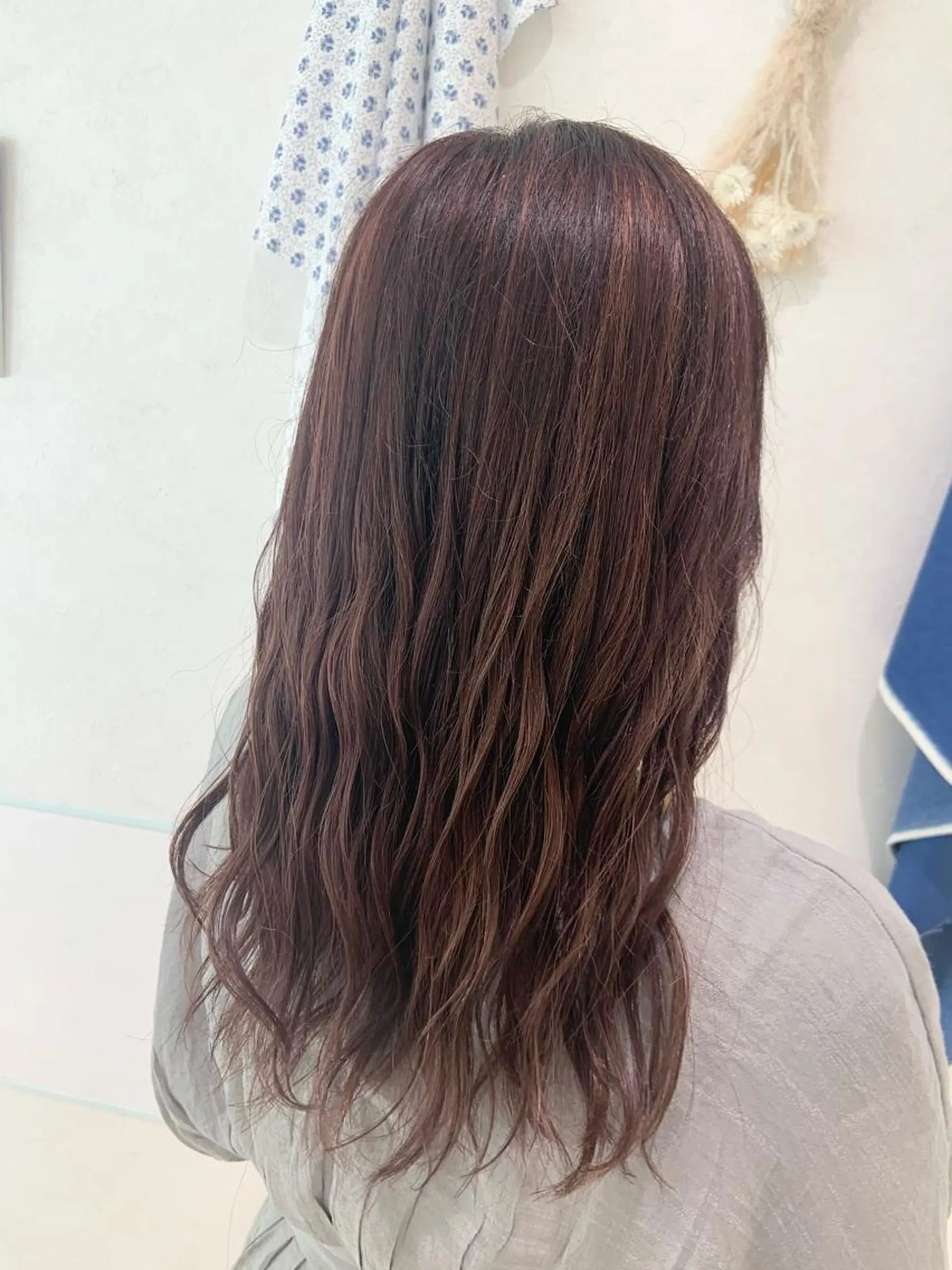 セミロング カラー パーマ ヘアアレンジ カット ヘアカラー トリートメント ハイトーンカラー🤍 山下 優華のヘアスタイル