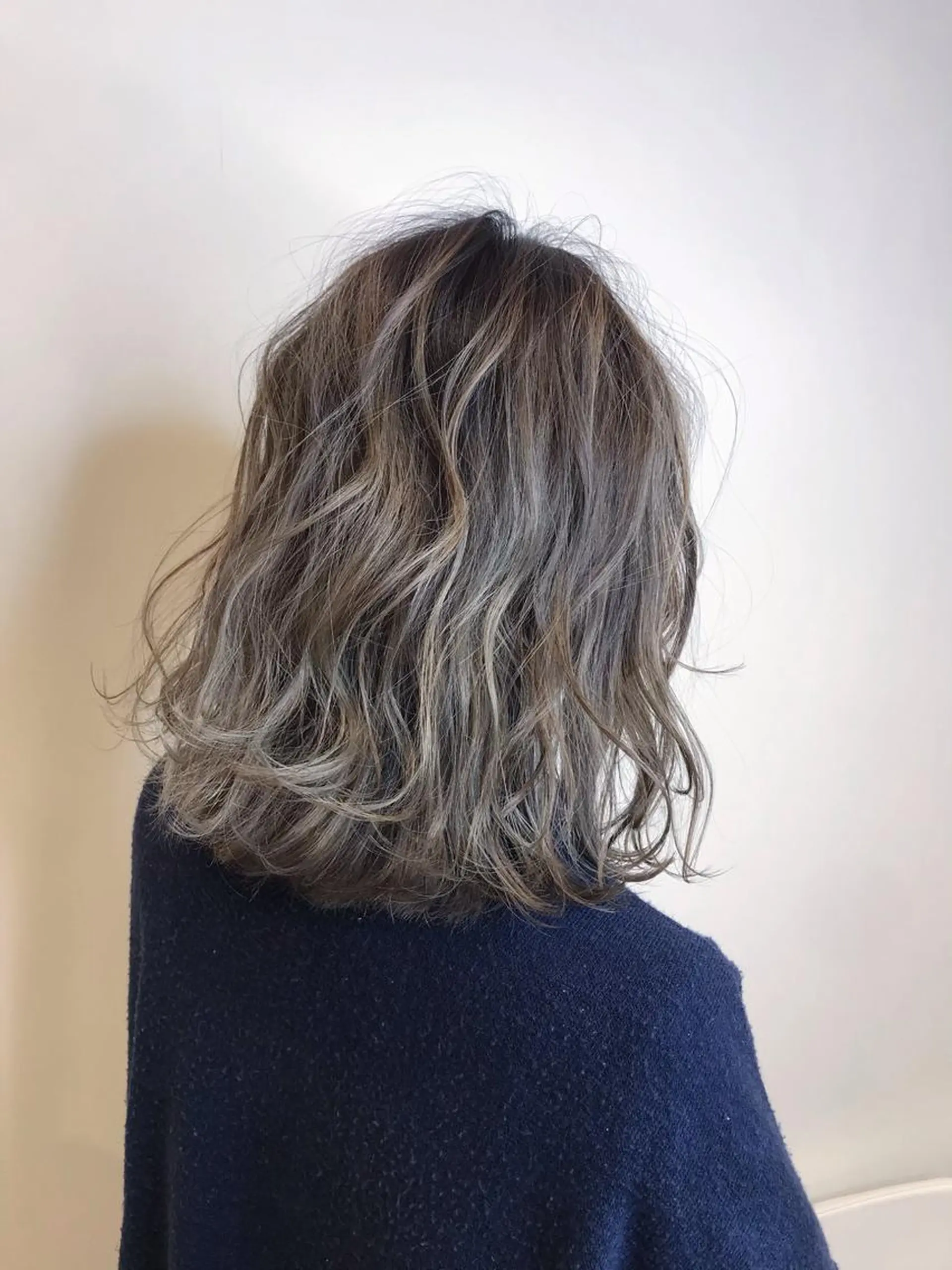 ミディアム カラー 切りっぱなしボブ ボブ ボブ・レイヤーカット 吉敷航一のヘアスタイル