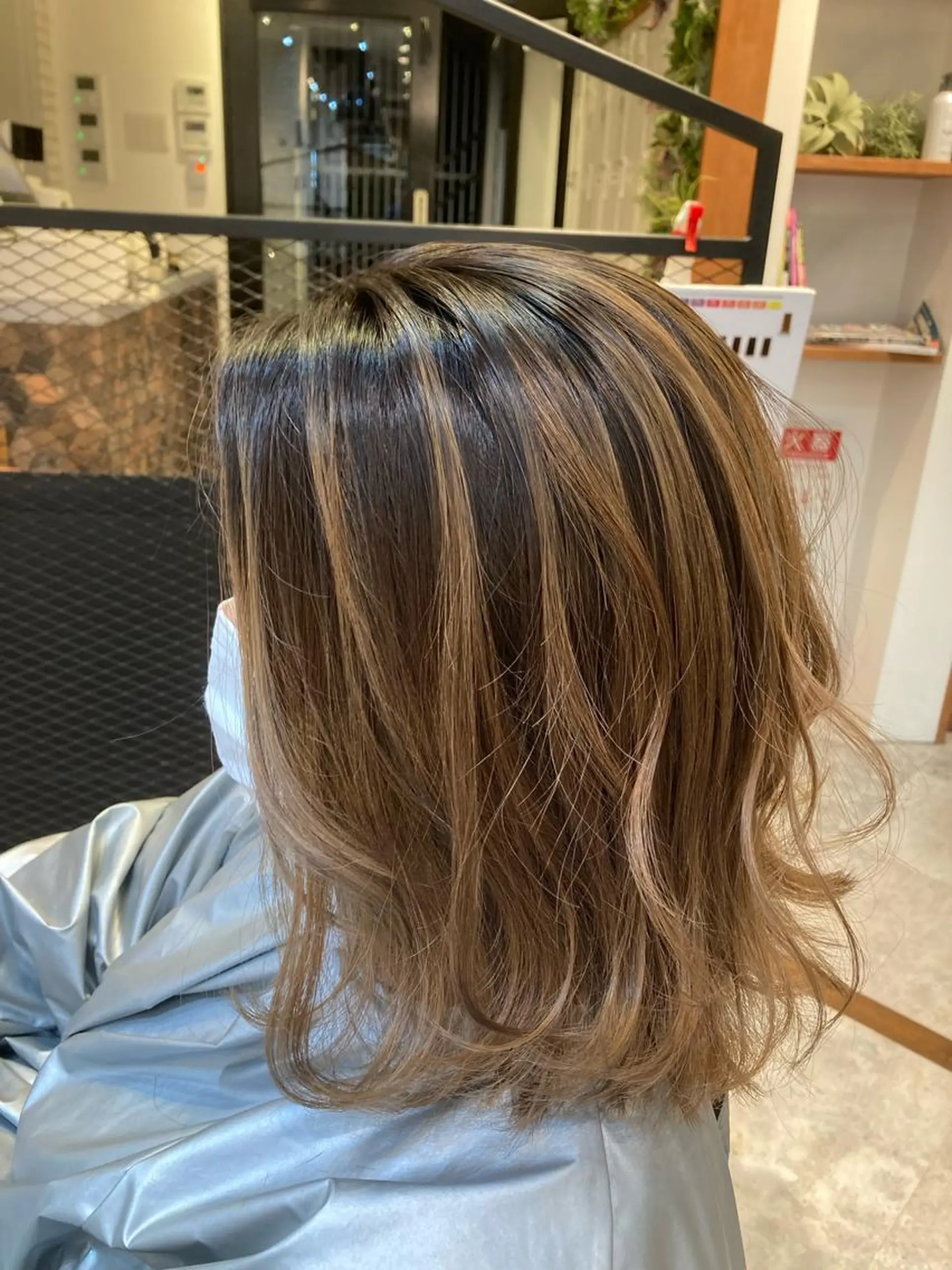 ミディアム レイヤーカット 髪質改善美容師 🌟塚本のヘアスタイル