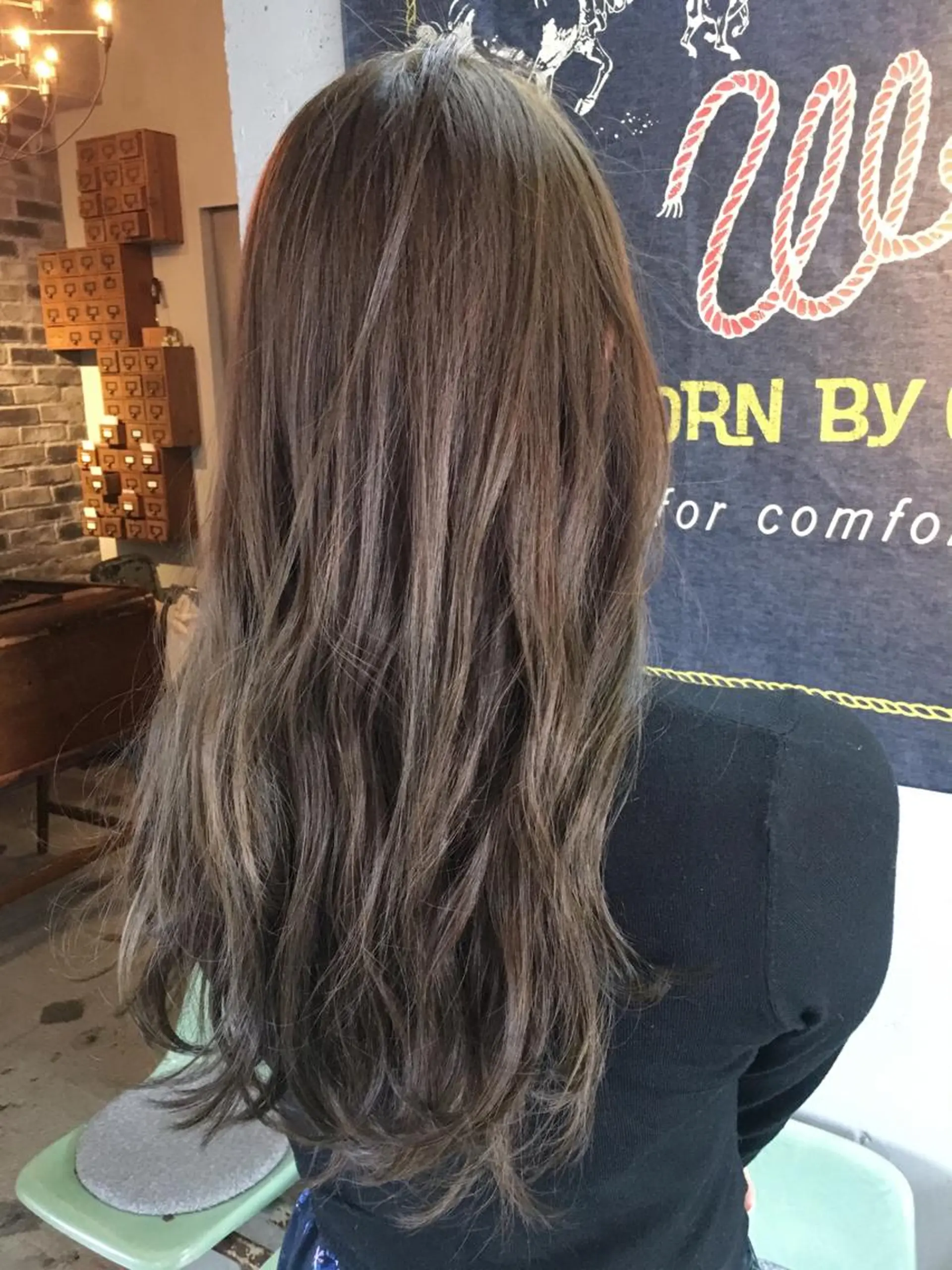 ロング カラー バレイヤージュ ハイライトカラー ハイライト レイヤーカット ヘアカラー トリートメント 代表 中島貴志のヘアスタイル