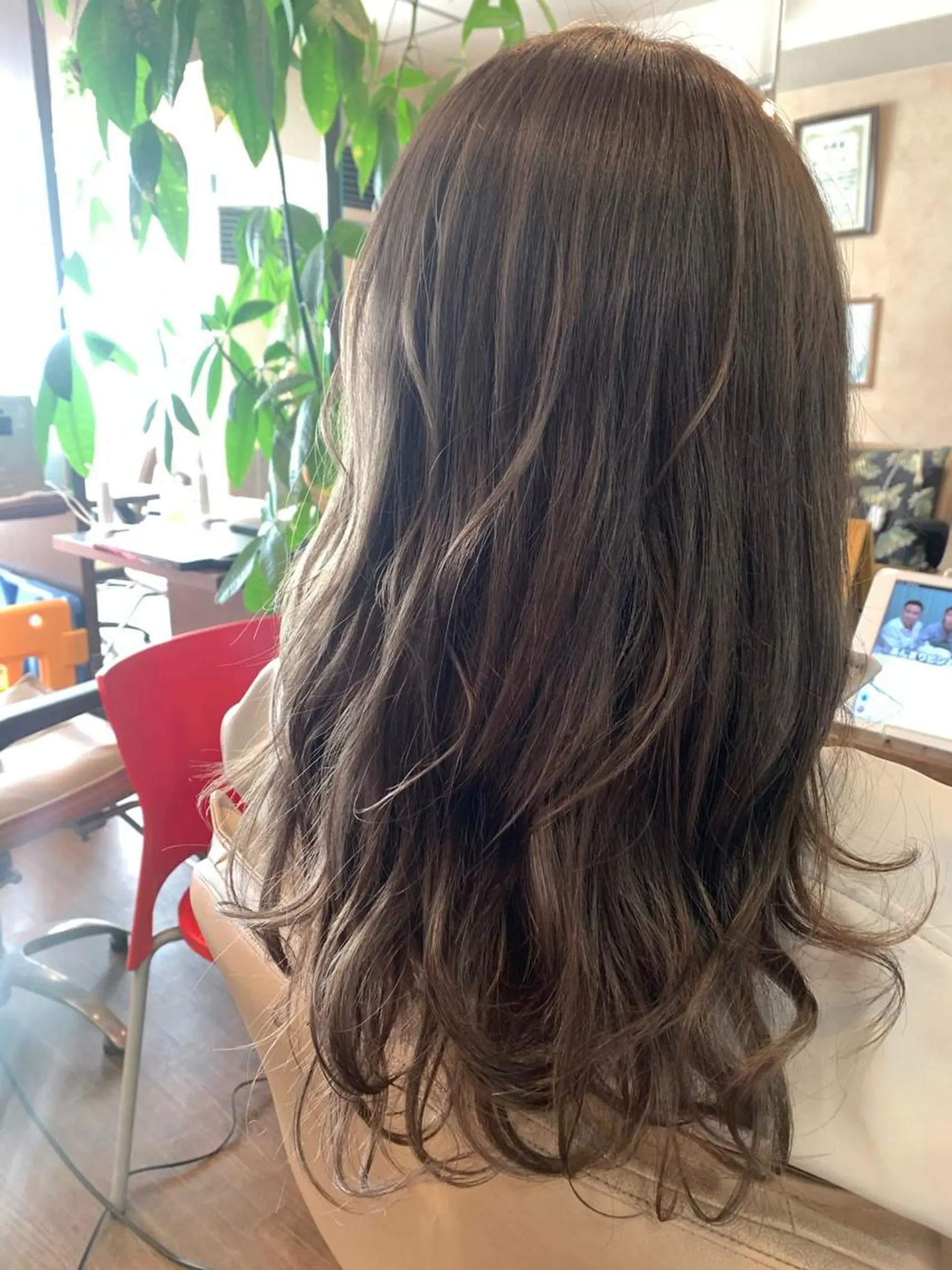 ロング カラー カット ヘアカラー トリートメント coupe ciseauxのヘアスタイル