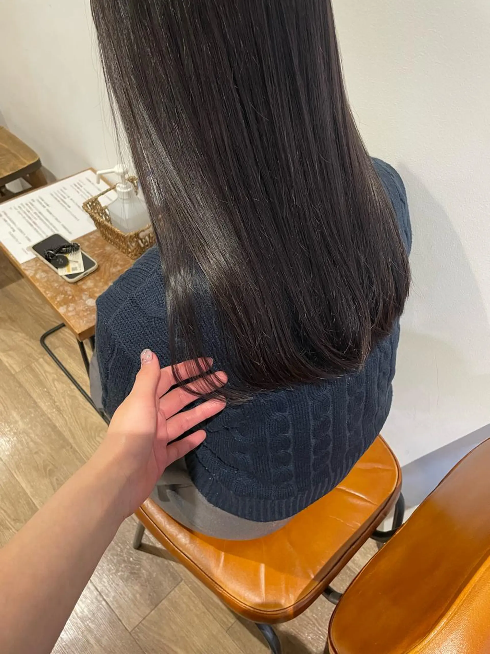 セミロング Megu/ベージュ/ 透明感カラーのヘアスタイル