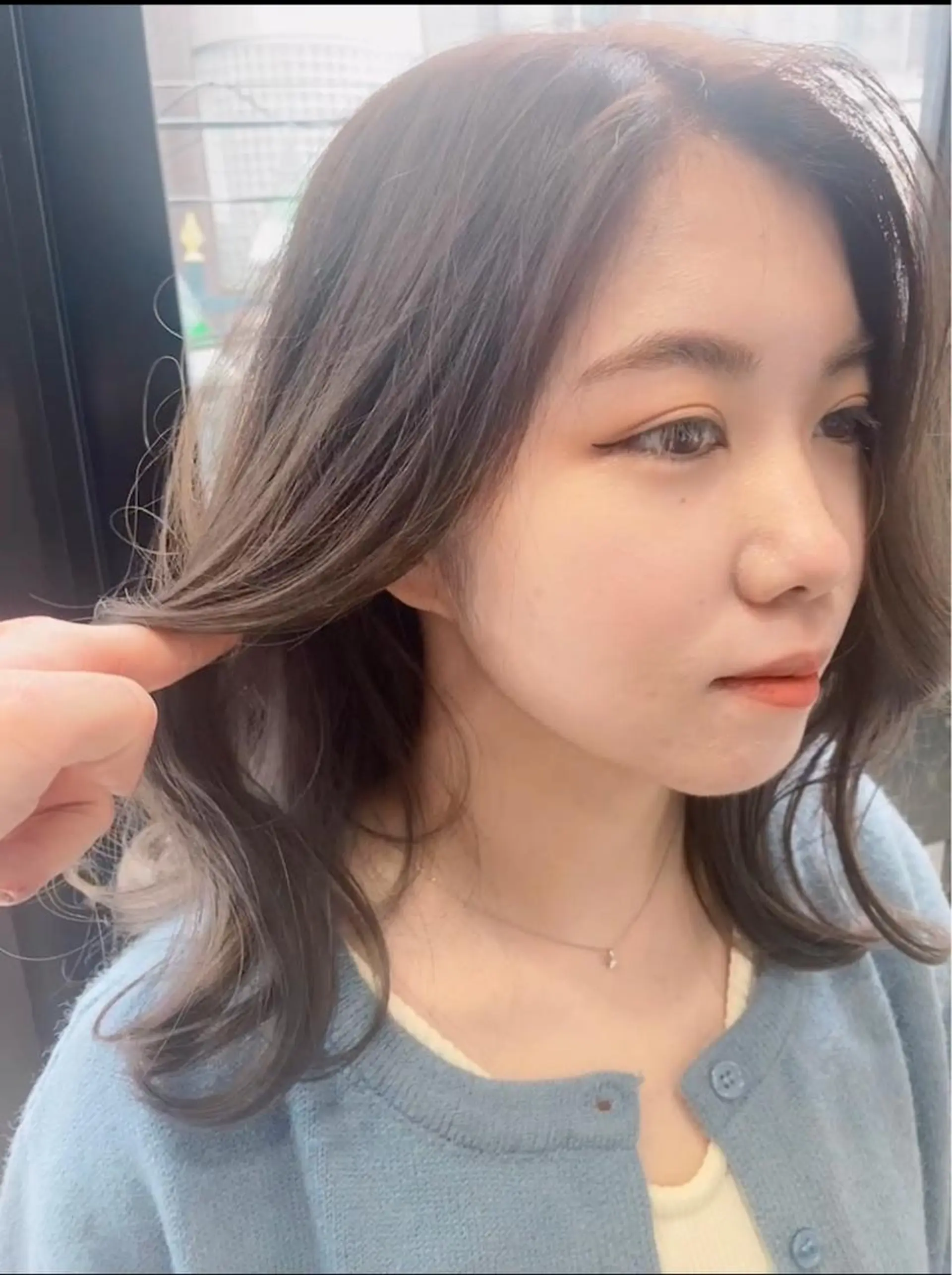 セミロング カラー シルバー くびれヘア 韓国風ヘア ヘアカラー トリートメント 韓国ヘア🇰🇷 スズキのヘアスタイル