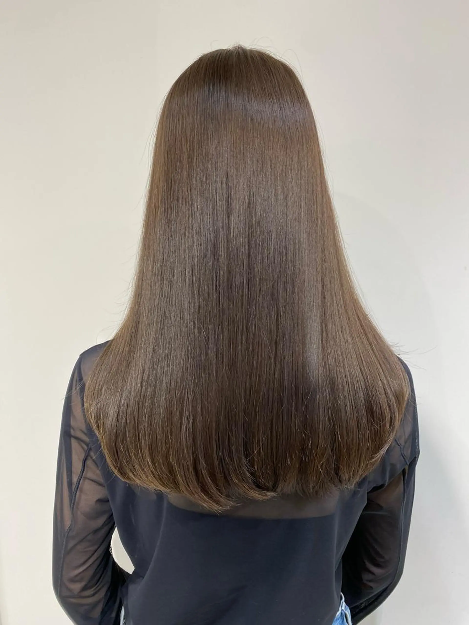 セミロング カラー ブリーチ 透明感カラー ブリーチなしカラー オリーブカラー 髪質改善 LOVESTOIKE 堂本のヘアスタイル