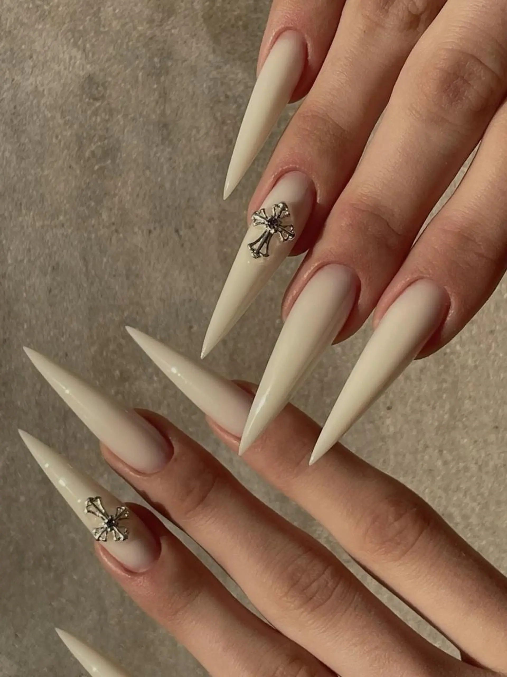 ネイル チークネイル クリアネイル ガーリー キラキラネイル 韓国ネイル Mio💖Belle Nail Salonのネイルデザイン
