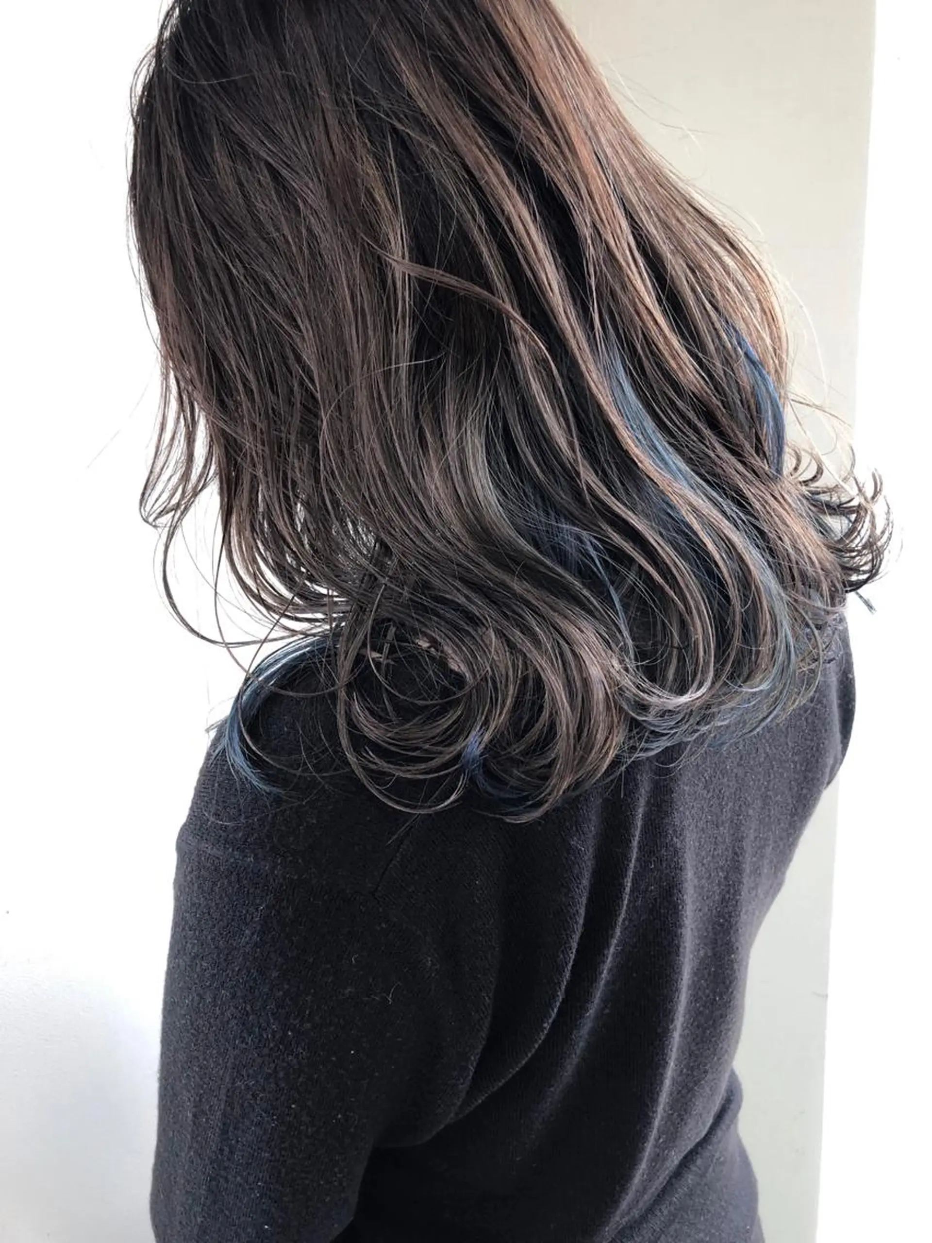 セミロング アッシュ 小澤大輔 YOLO hairのヘアスタイル