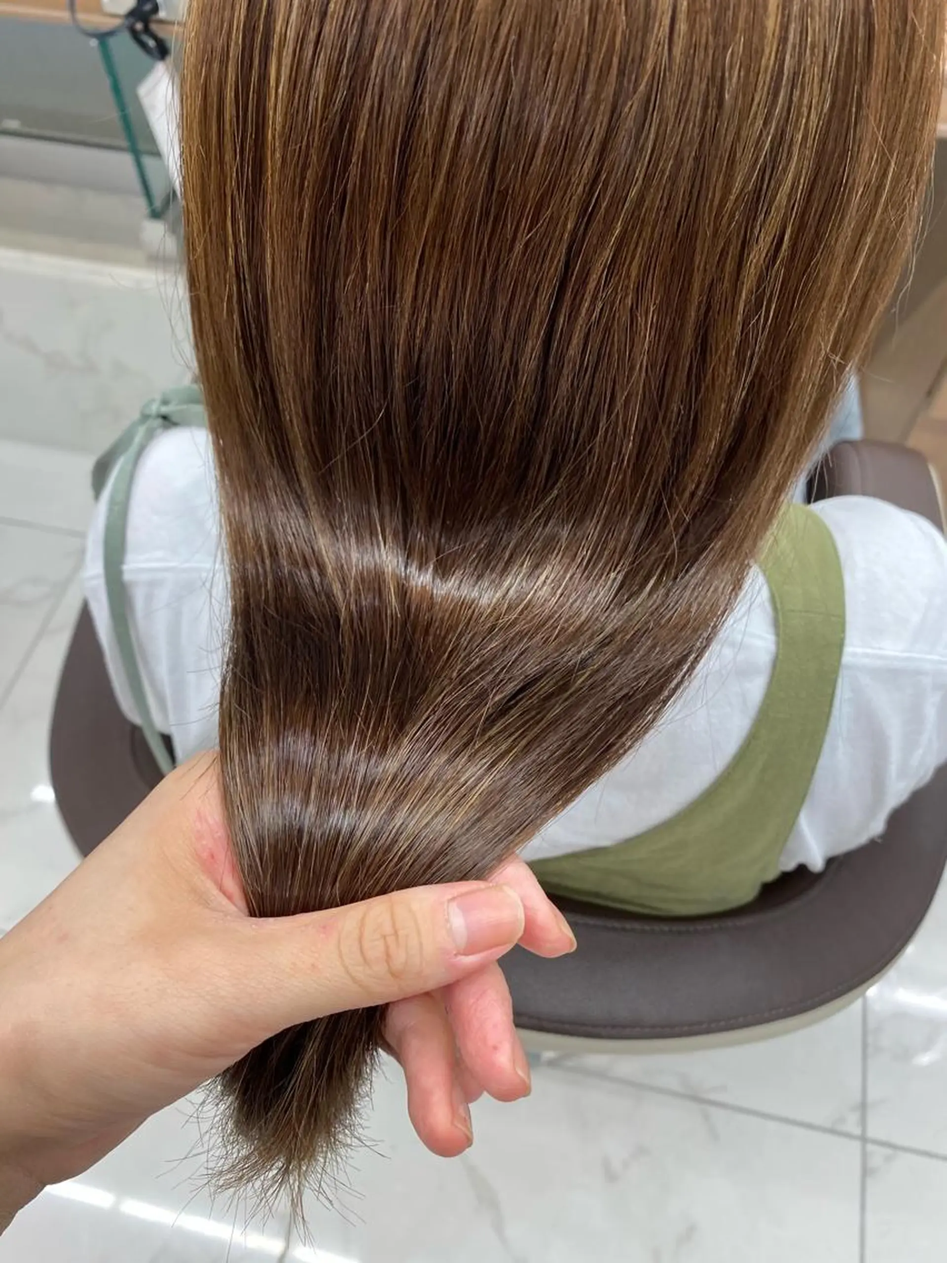 セミロング カット 縮毛矯正 西山梨々【5/1〜 復帰致します🌼】のヘアスタイル