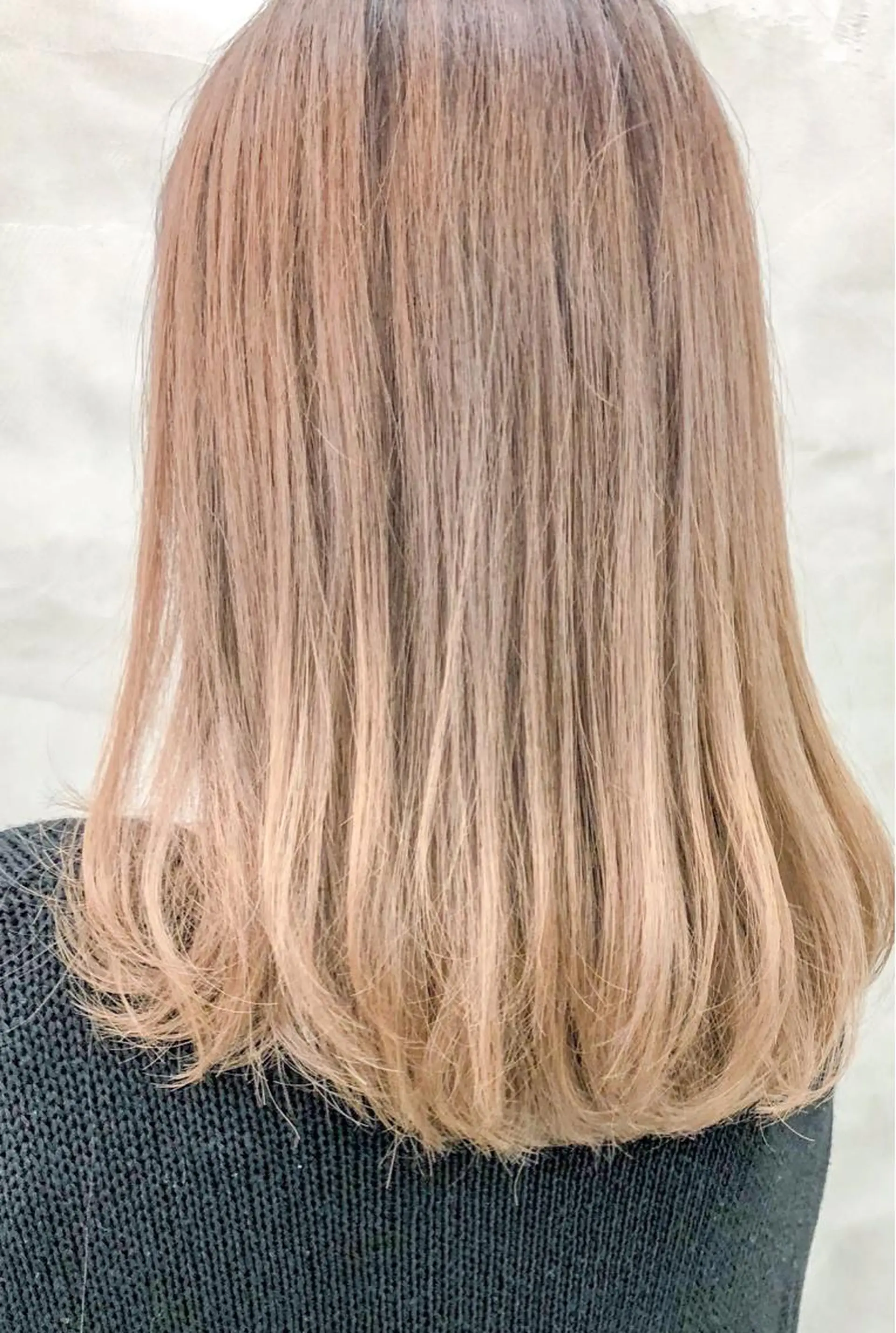 カラー アッシュ ベージュカラー グラデーションカラー ショート・ボブ 徳竹淳一のヘアスタイル